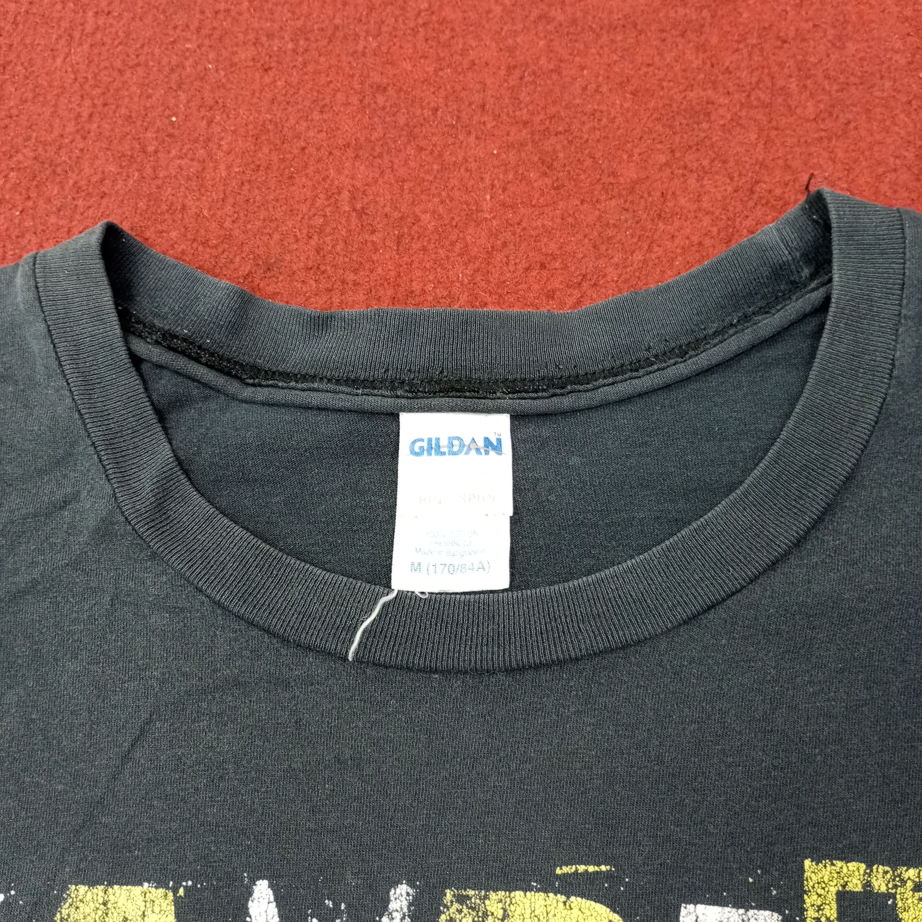 Band Tees Avril Lavigne The Black Star Tour Tshirt c239n51 Size US M / EU 48-50 / 2 - 6 Thumbnail