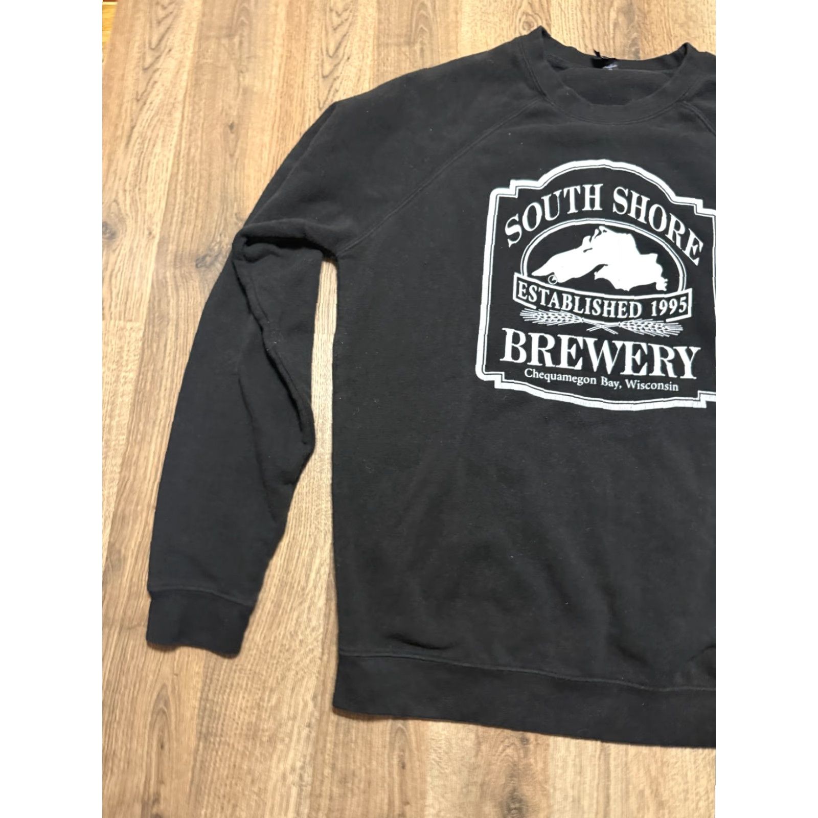 Vintage EI-LO Sweater Mens Large Black White South Shore Brewery Chequamegon Bay WI Shirt Mens Large Black White EI-LO Sweater Size US L / EU 52-54 / 3 - 3 Thumbnail