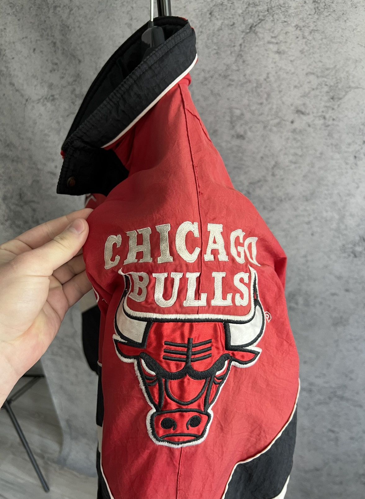 Starter Vintage Starter NBA Chicago Bulls Jacket 1990s Nylon Size US S / EU 44-46 / 1 - 16 Thumbnail