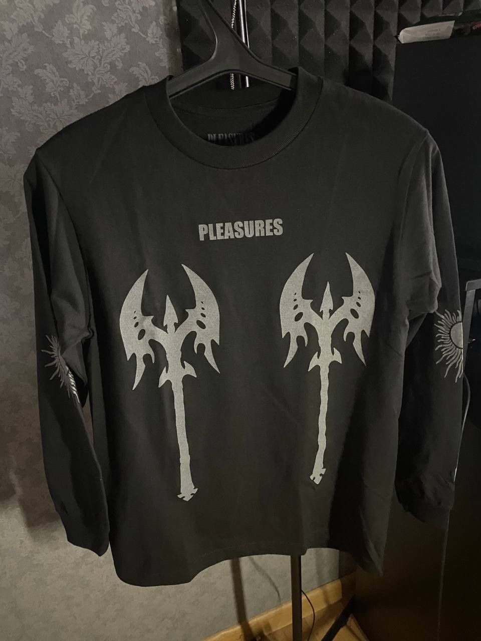 Pleasures Pleasures - Blade L/S Size US S / EU 44-46 / 1 - 5 Thumbnail