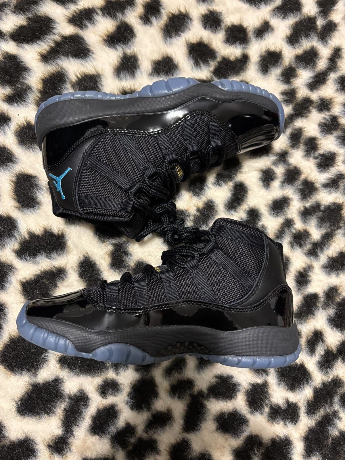Jordan Brand Air Jordan 11 GS Gamma Blue Size US 5 / EU 37 - 1 Thumbnail