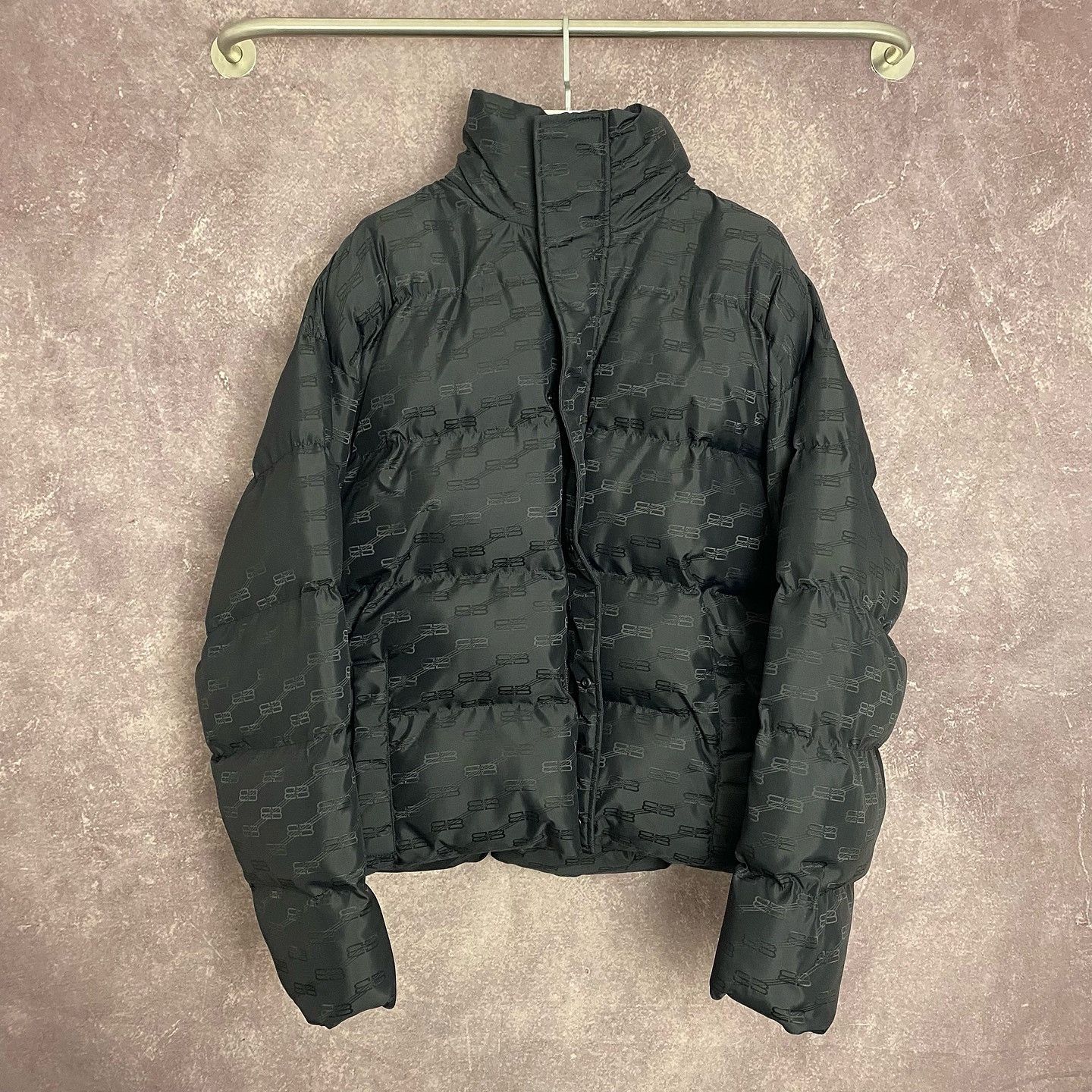 Balenciaga Balenciaga All-Over Logo Puffer Jacket Size S Size US S / EU 44-46 / 1 - 1 Thumbnail