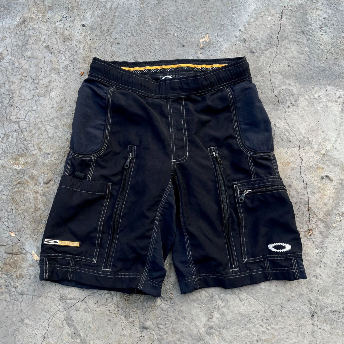 Oakley Vintage Oakley Software Cargo shorts Size US 30 / EU 46 - 1 Thumbnail