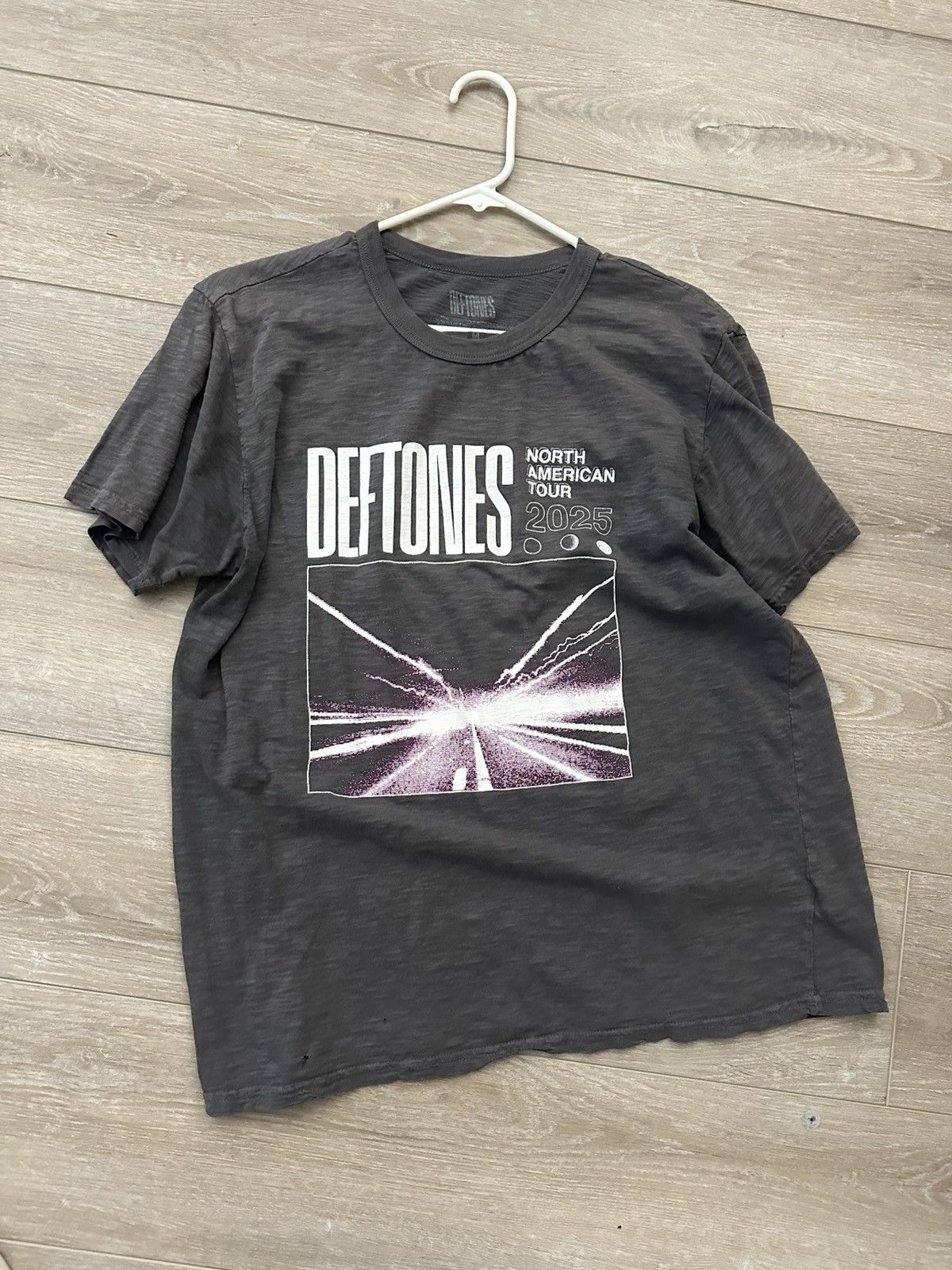 Band Tees Deftones 2025 tour tee Size US M / EU 48-50 / 2 - 1 Thumbnail