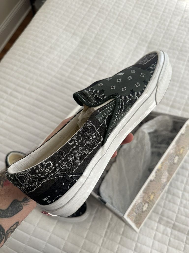 Kith × Vans KITH VANS OG CLASSIC SLIP ON 10TH SCARAB BANDANA Size US 11.5 / EU 44-45 - 13 Thumbnail