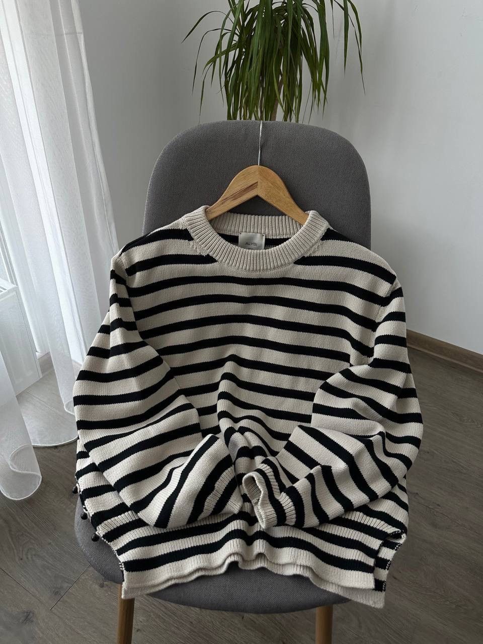 Japanese Brand × Vintage Vintage Alysi Striped Knit White Sweater Size US S / EU 44-46 / 1 - 9 Thumbnail