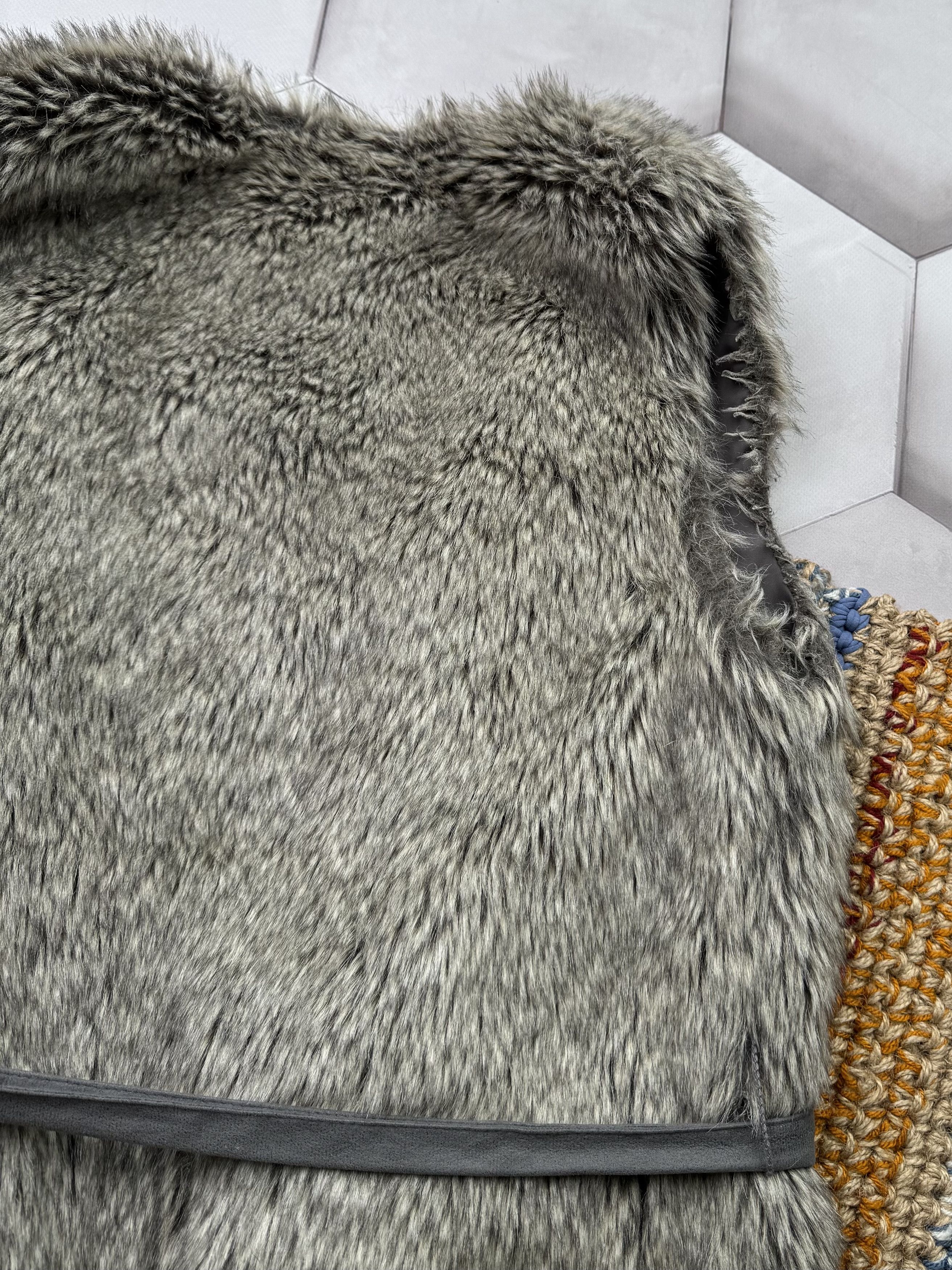 Japanese Brand Vintage Faux Fur Vest (E4) Size L / US 10 / IT 46 - 7 Thumbnail
