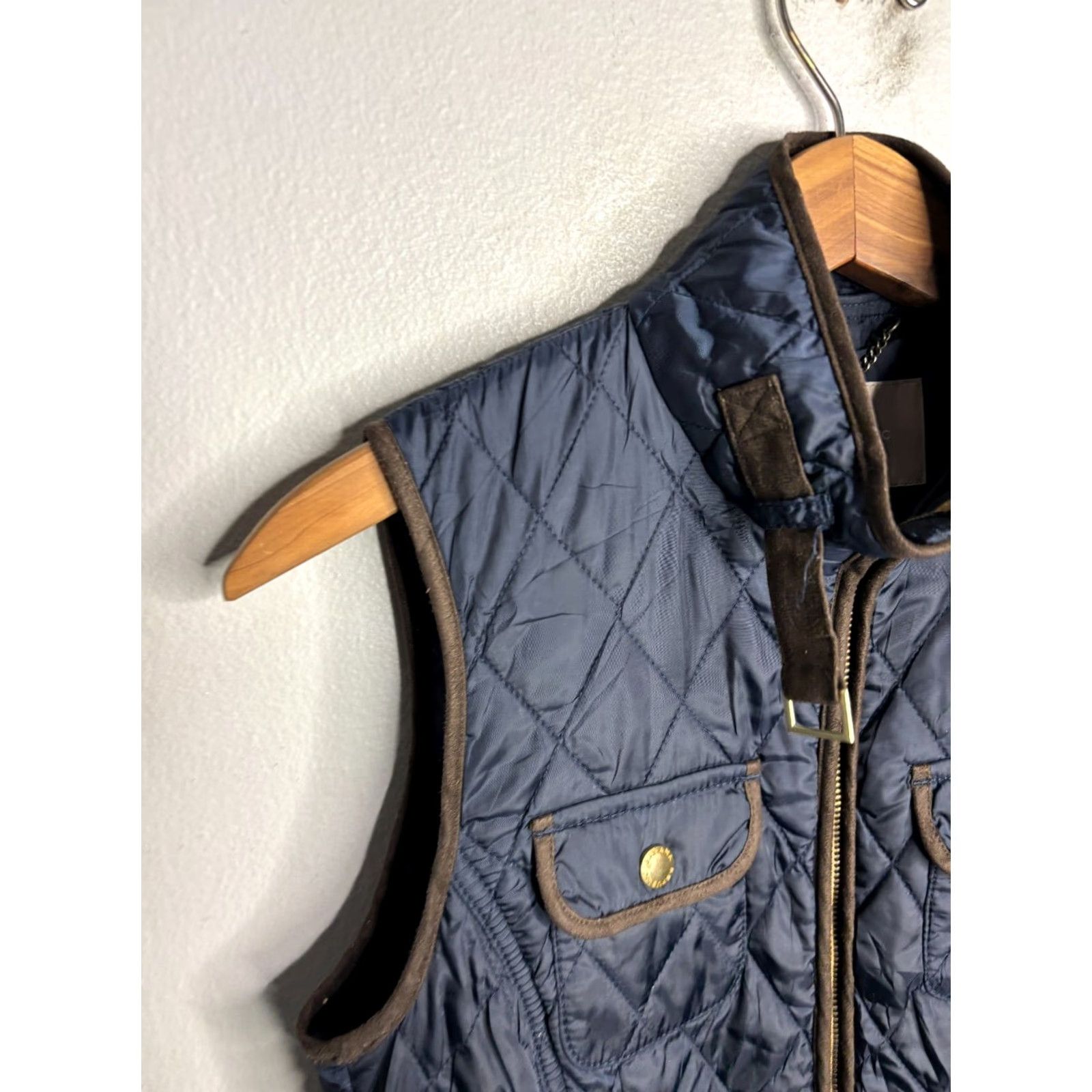 Banana Republic Banana Republic Vest XS Blue Brown Trim Quilted Zipper Pockets 4999 Women’s Slim? No, keep original terms: Size XS / US 0-2 / IT 36-38 - 2 Thumbnail