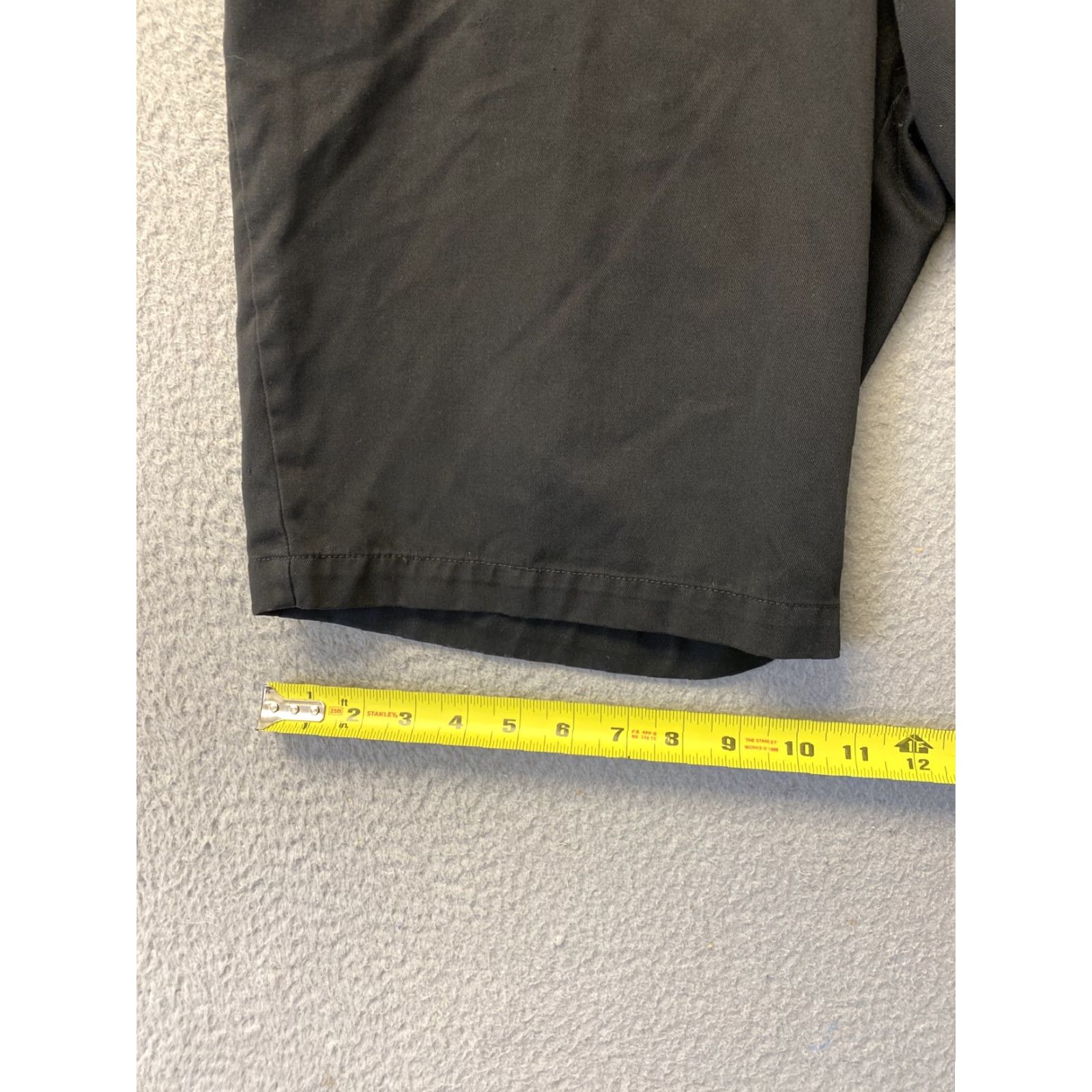 Volcom Volcom Shorts Mens Size 33 Black Flat Front Cotton Blend 96-53 Size US 33 - 5 Thumbnail