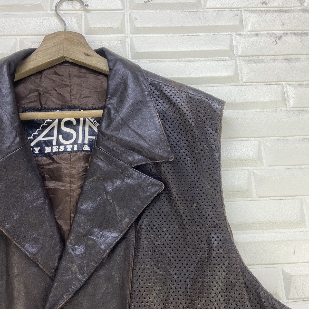 Genuine Leather × Vintage Vintage Asia by Nesti & Co Leather Vests Size US S / EU 44-46 / 1 - 8 Thumbnail