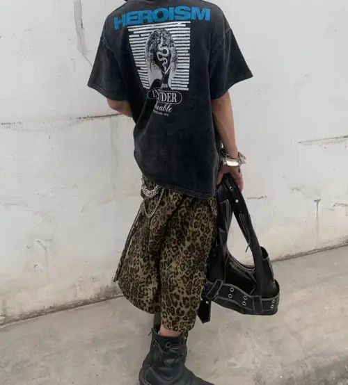 VIBE Leopard Floral Paratrooper Pleated Tourniquet Mobster Shorts Size US 32 / EU 48 - 5 Thumbnail