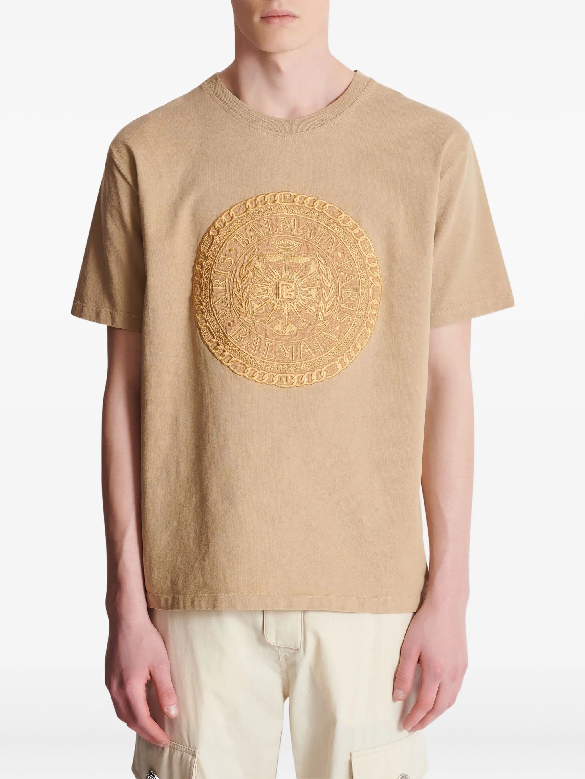 Balmain o1loc1c0526 Médaille-Embroidered T-Shirt in Camel Brown Size US XL / EU 56 / 4 - 4 Thumbnail
