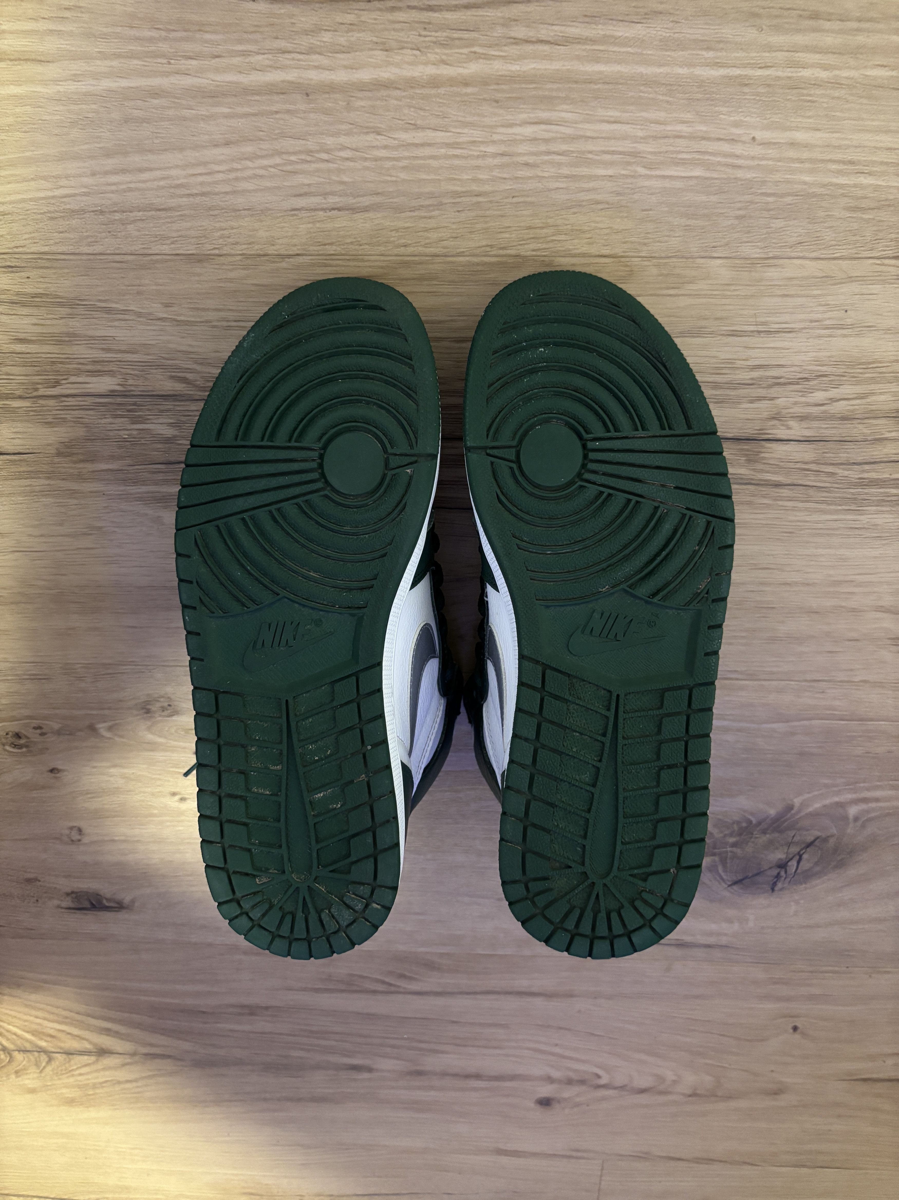 Jordan Brand Air Jordan 1 Retro High OG Gorge Green Size US 9 / EU 42 - 7 Thumbnail