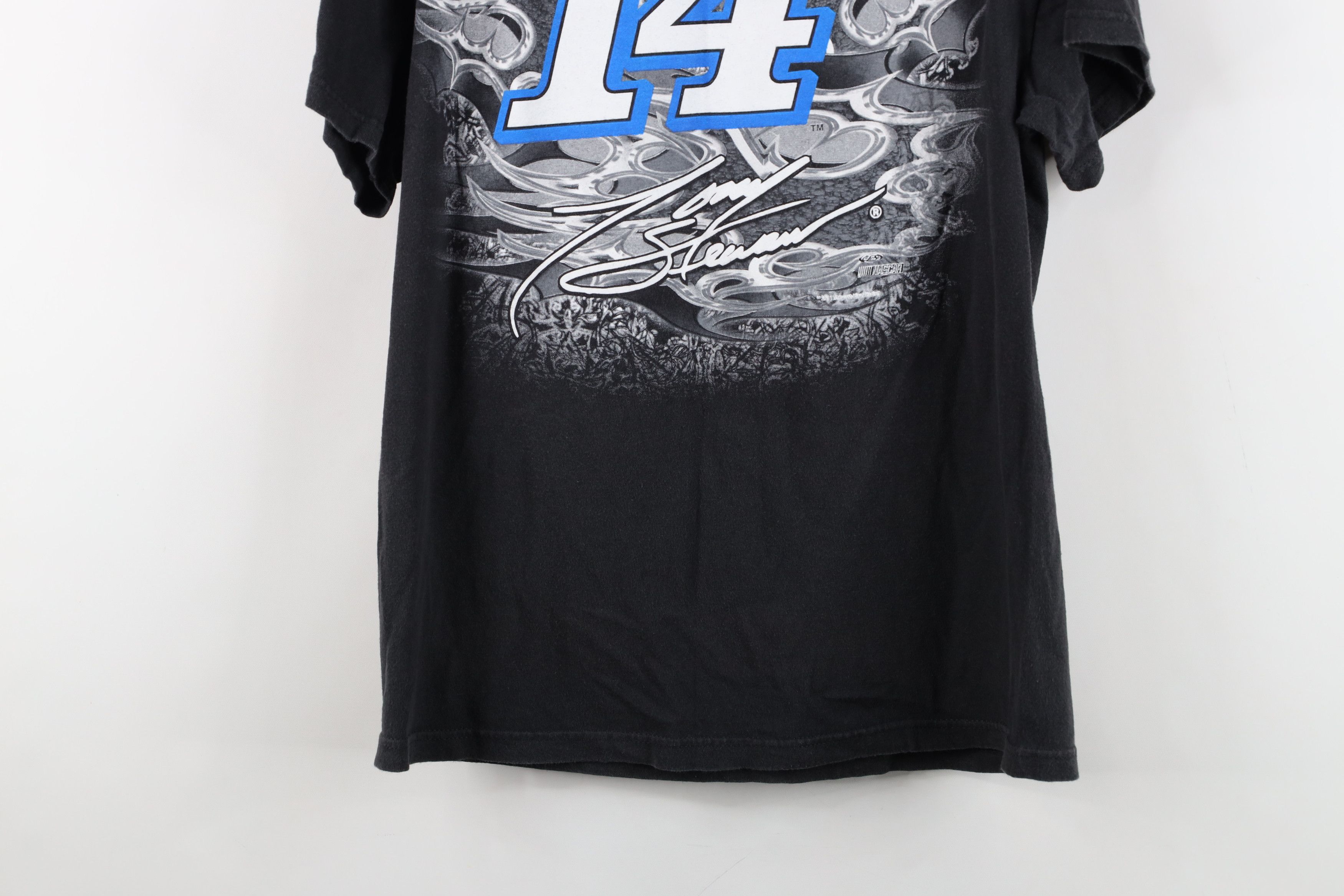 Vintage Vintage Y2K NASCAR Tribal Flames Tony Stewart Racing T-Shirt Size US M / EU 48-50 / 2 - 15 Thumbnail