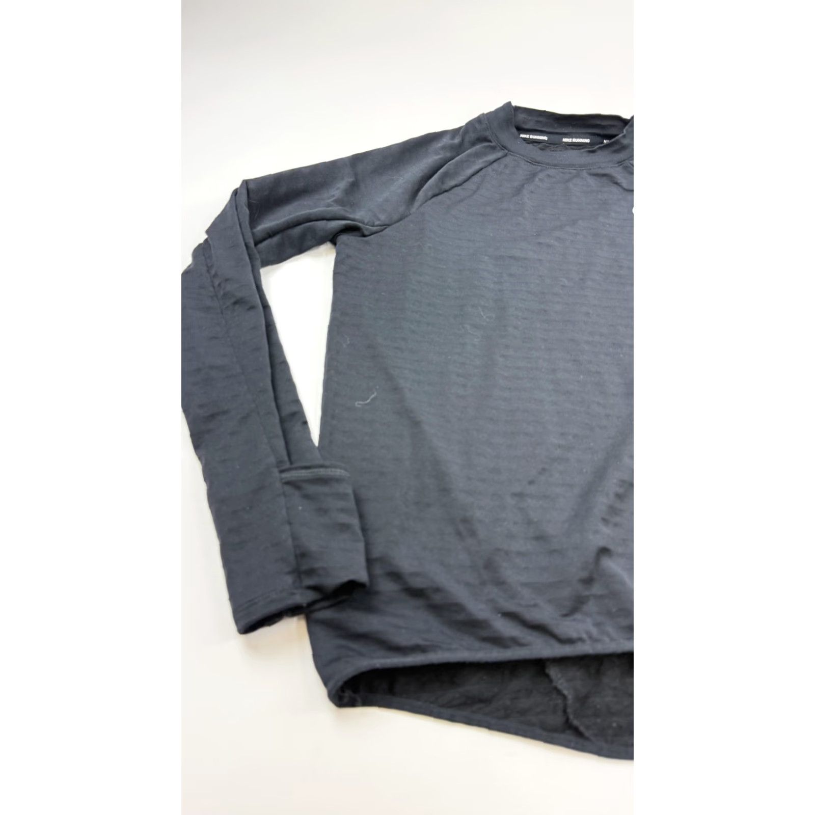 Nike Nike Therma Shirt Women M Black Long Sleeve Pullover Running Size M / US 6-8 / IT 42-44 - 2 Thumbnail