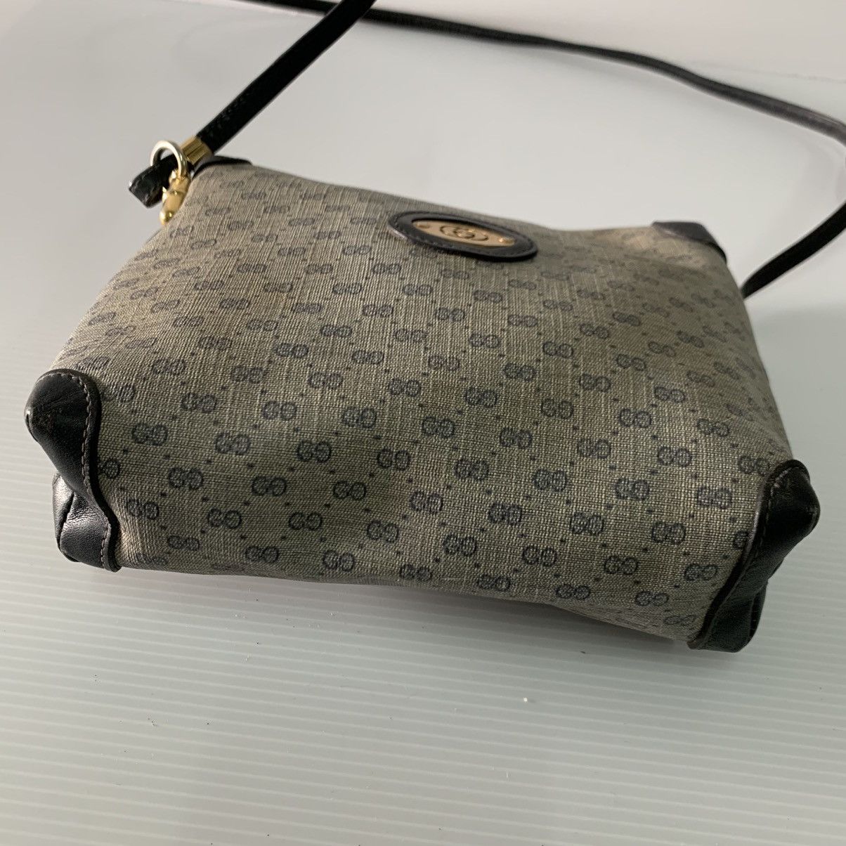 Gucci Authentic Gucci Vintage Slingbag Size ONE SIZE - 10 Thumbnail