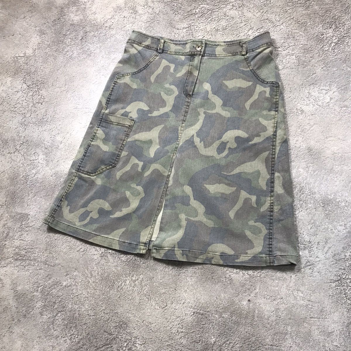 Vintage Y2K Vintage Camo Midi Skirt Baggy Cargo Avant Garde Skate 31 Size 31" - 3 Thumbnail