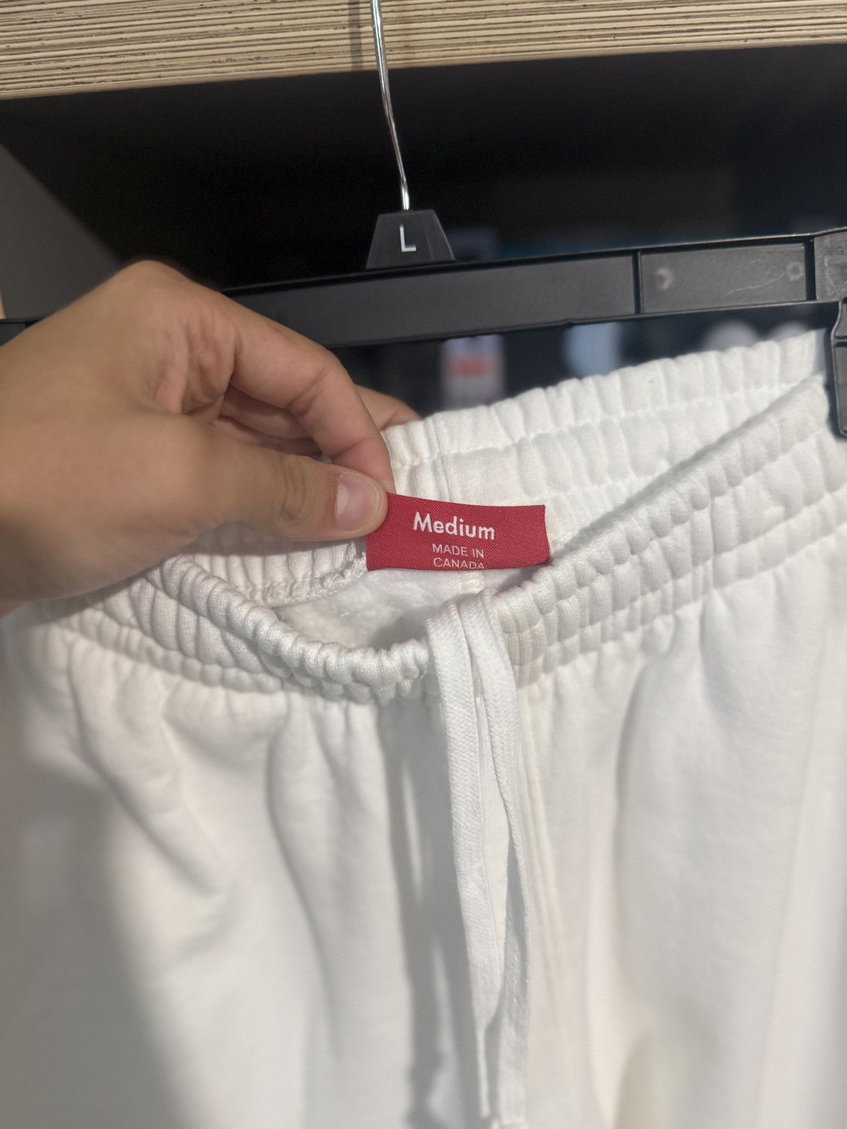 Supreme Supreme White Classic Logo Sweatpants SS26 Size US 32 / EU 48 - 4 Thumbnail