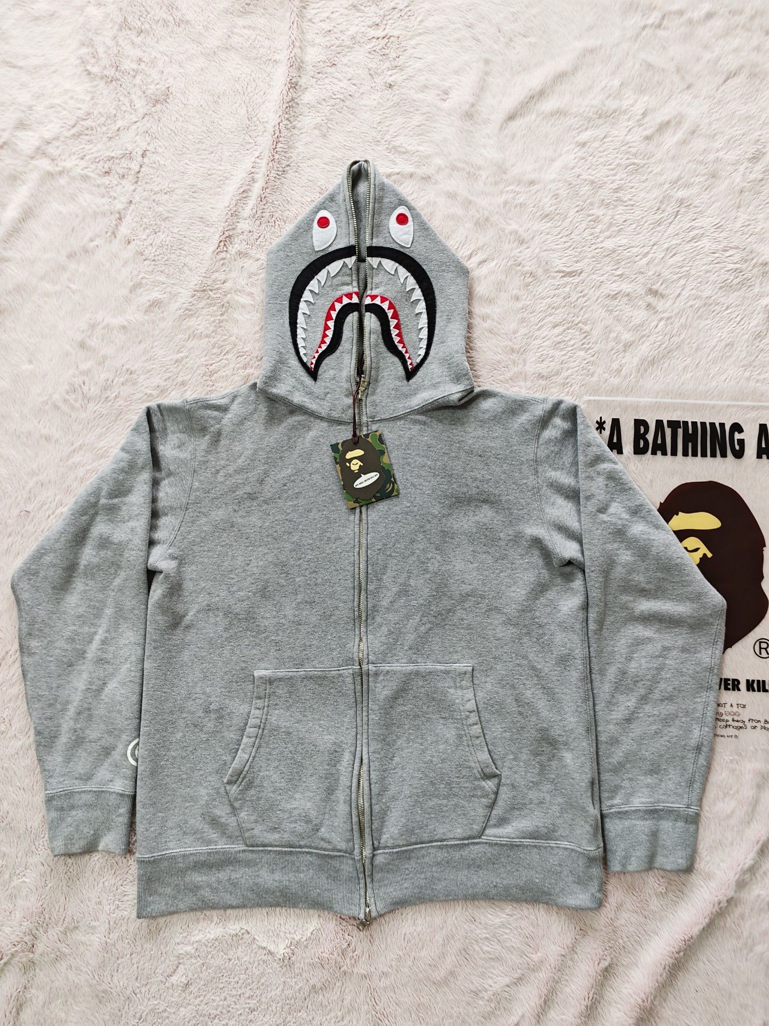 Bape A Bathing Ape Shark Hoodie Size XL Size US XL / EU 56 / 4 - 1 Thumbnail