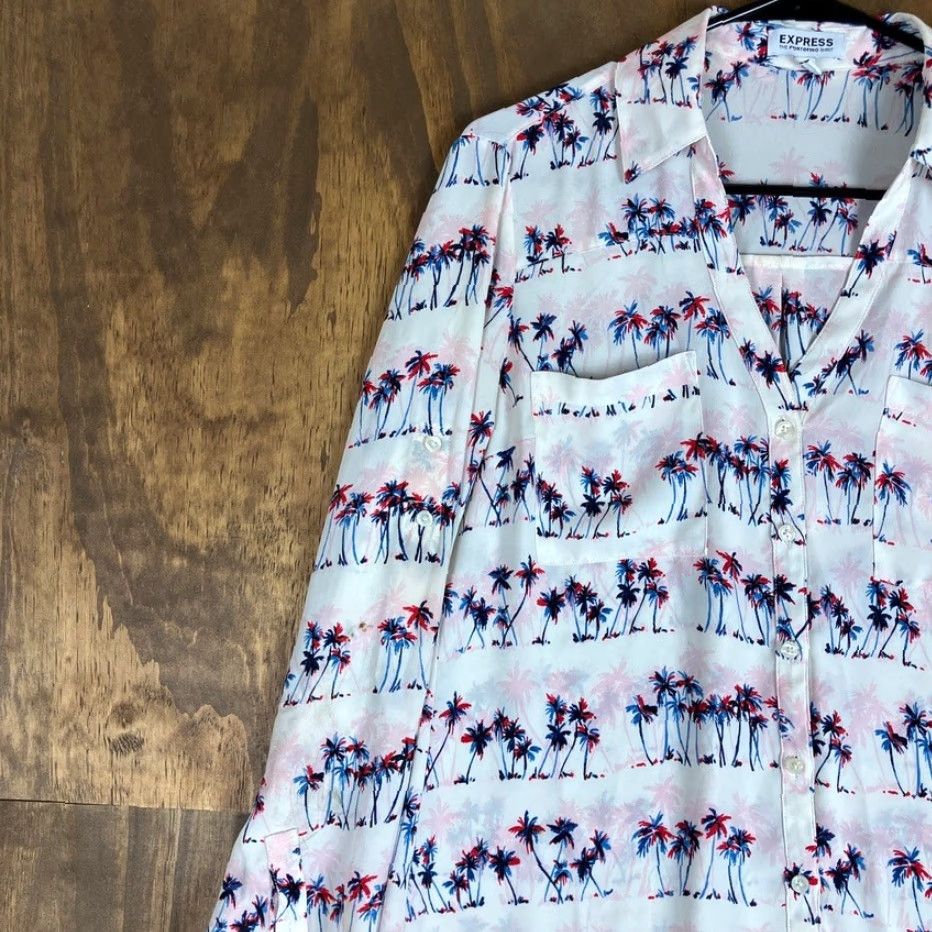 Express Express Blouse White Palm Tree Portofino V-Neck Button Down Sheer M Womens Size M / US 6-8 / IT 42-44 - 4 Thumbnail