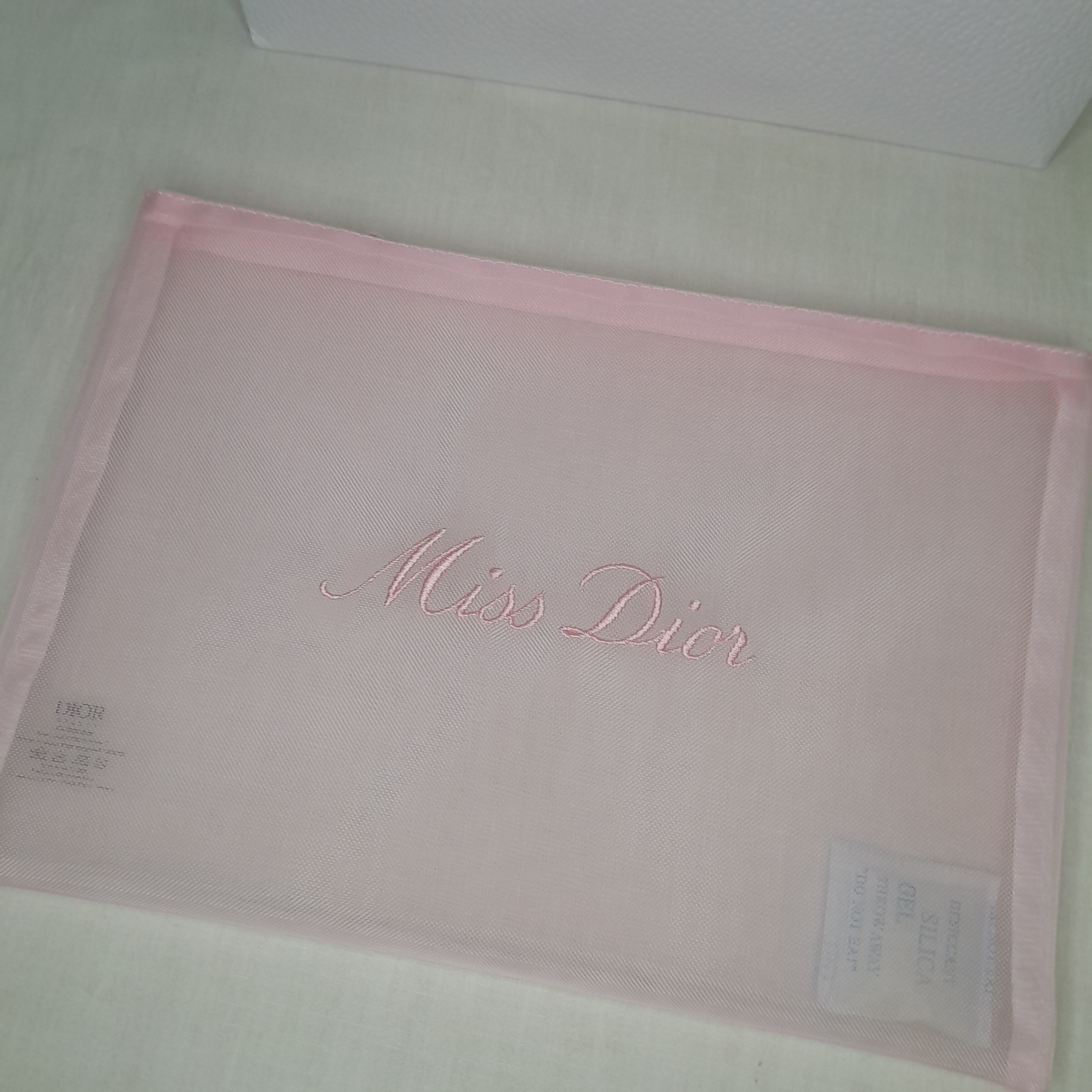 Dior Miss Dior Christmas Coffret Mesh Make-up Pouch in Pink Size ONE SIZE - 2 Thumbnail