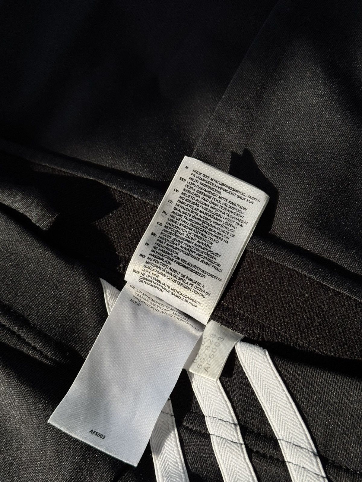 Adidas Very Rare Adidas 3 Stripe Sexy Yoga Low Waisted Flared Size 28" / US 6 / IT 42 - 16 Thumbnail