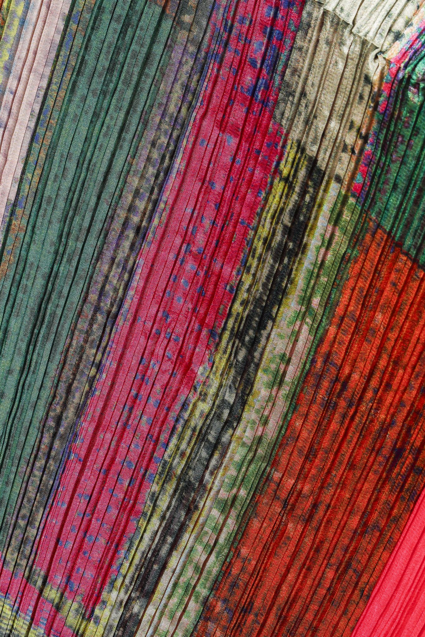 Pleats Please Issey Miyake Issey Miyake Pleats Please Green & Pink Abstract-Print Shawl Size ONE SIZE - 6 Thumbnail