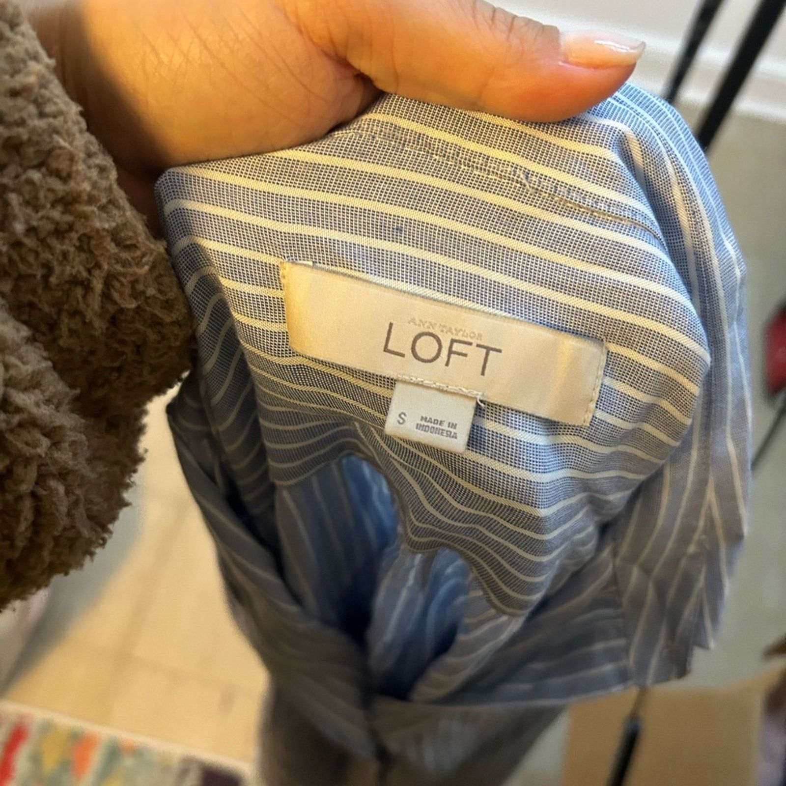 Loft Loft Baby Blue Striped Puff Sleeve Button Down Size S / US 4 / IT 40 - 3 Thumbnail