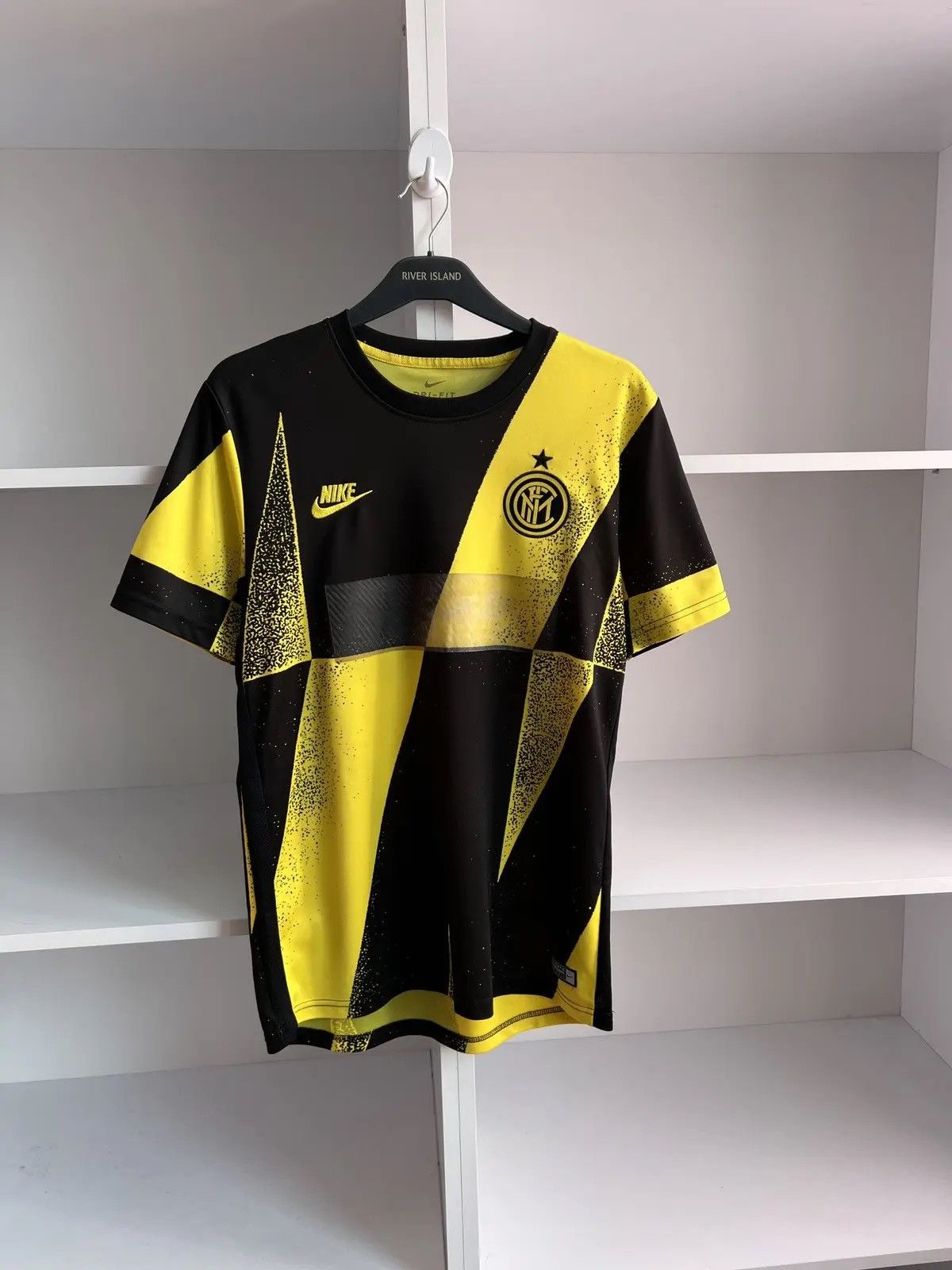 Nike × Vintage 2019-20 Nike Inter Milan Pre Match Training Jersey Size US M / EU 48-50 / 2 - 6 Thumbnail