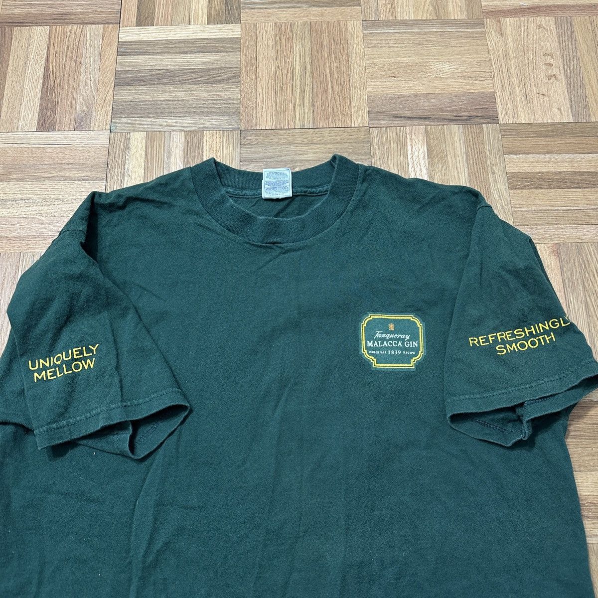 Fruit Of The Loom Vintage Tanqueray Malacca Gin tee Size US XL / EU 56 / 4 - 3 Thumbnail
