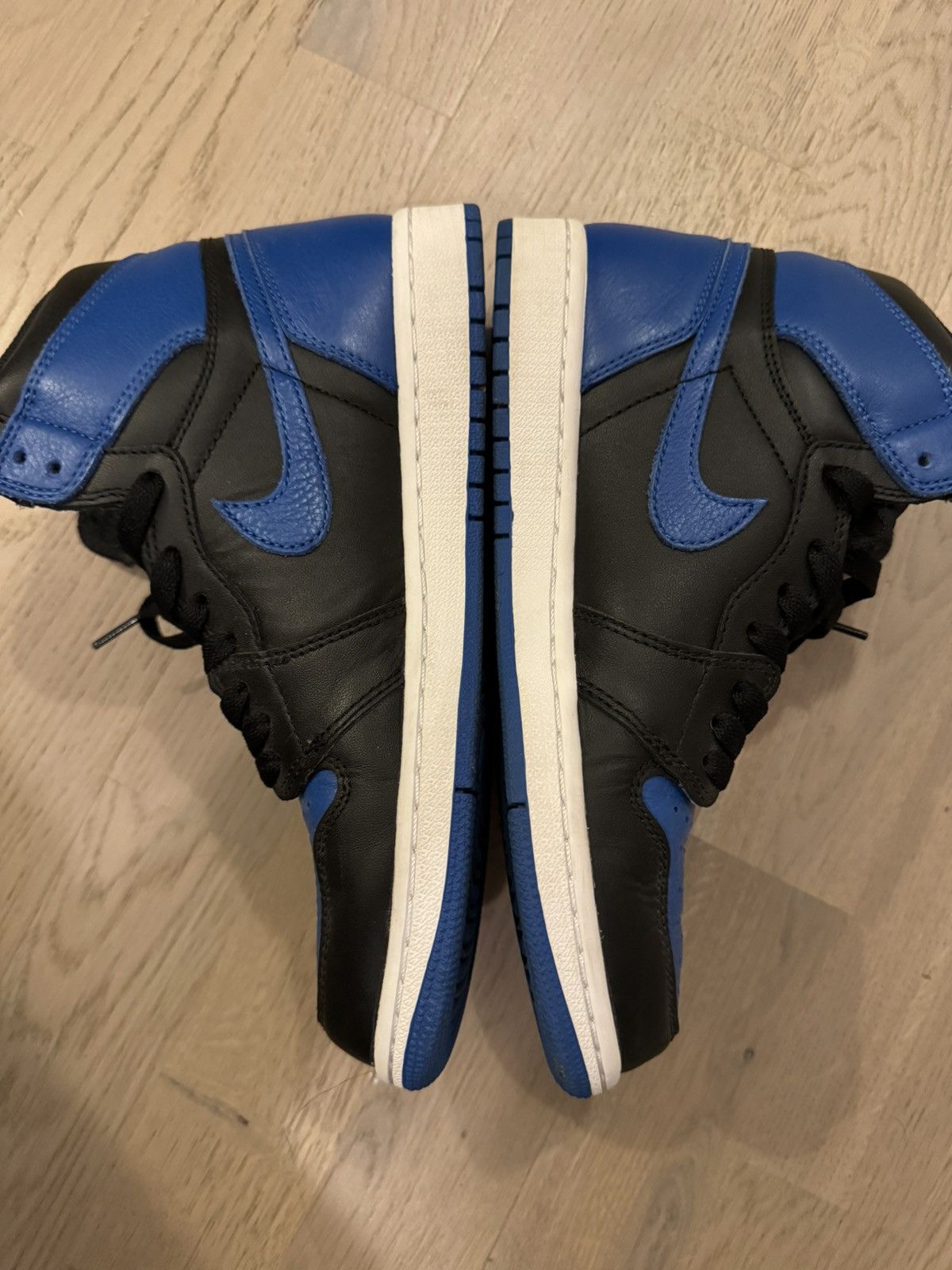 Nike NIKE AIR Jordan 1 Retro Royal size US8 / UK7 used condition Size US 8 / EU 41 - 7 Thumbnail