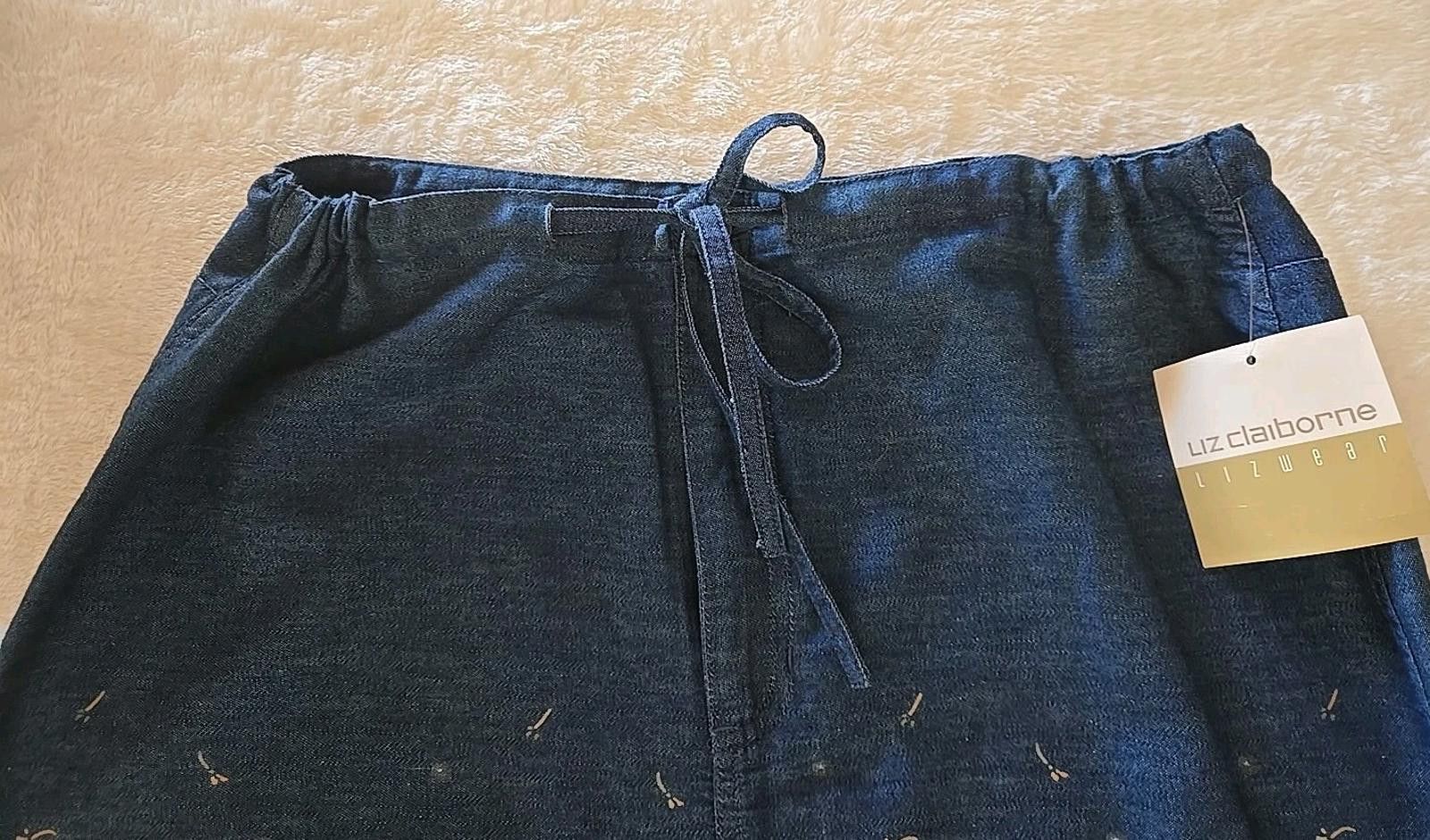 Other Liz Claiborne Skirt Size 8 Floral Denim Cotton Soft NEW! Size 30" / US 8 / IT 44 - 4 Thumbnail