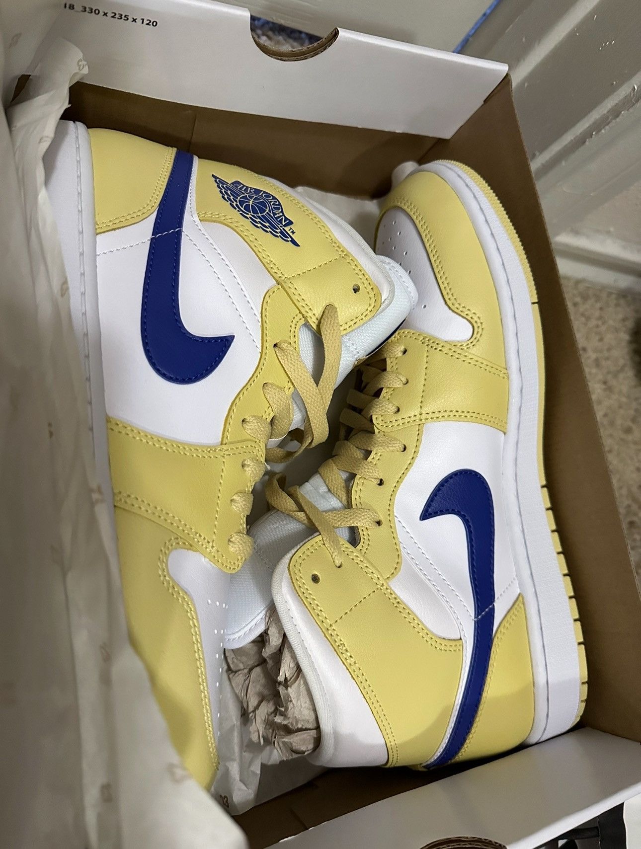 Jordan Brand Air Jordan 1 Mid “Lemon Wash” Size US 11.5 / IT 41.5 - 6 Thumbnail