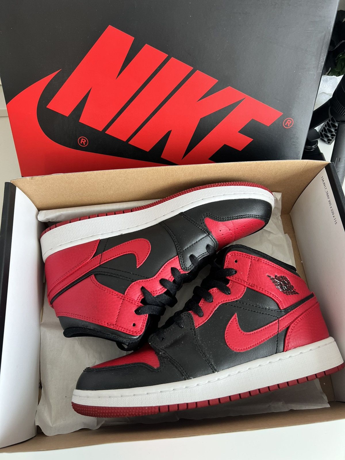 2020 Air Jordan 1 Mid GS 'Banned'