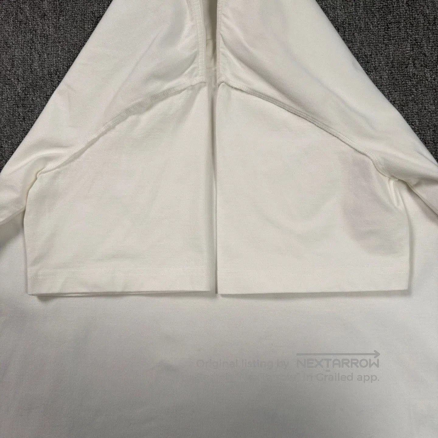 Louis Vuitton LV Embossed Logo White T-Shirt. Size US XL / EU 56 / 4 - 4 Thumbnail