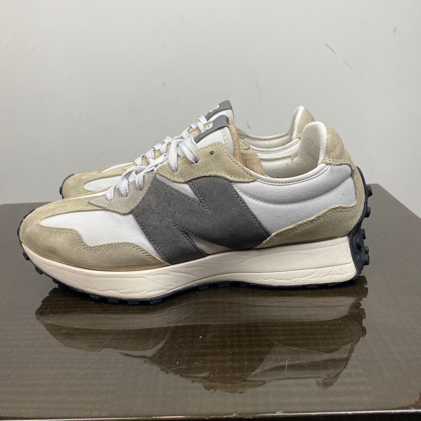New Balance New Balance 327 Fashion Sneakers Shoes Men's 10.5 Streetwear Size US 10.5 / EU 43-44 - 5 Thumbnail