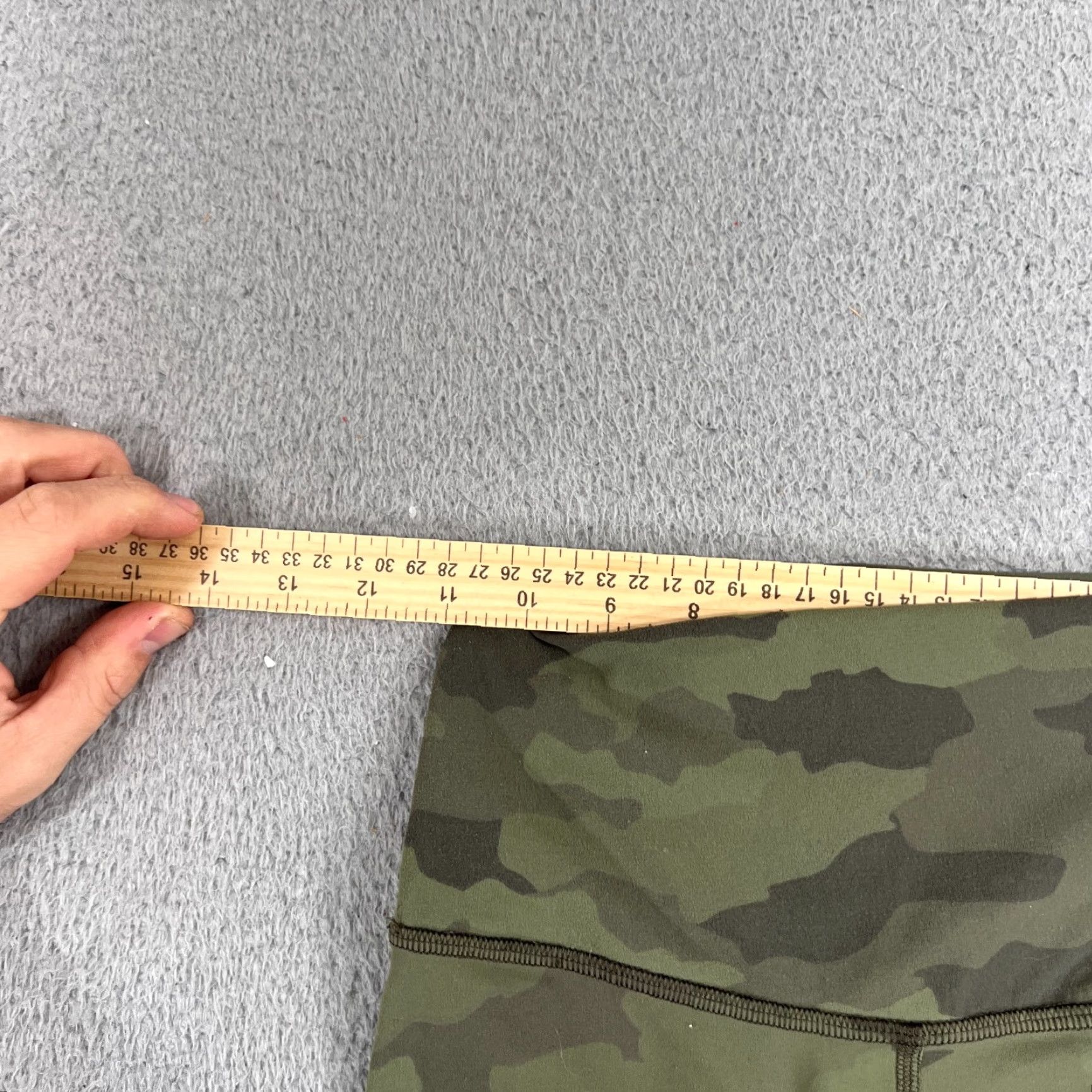 Lululemon Lululemon Leggings Size 4 Inseam 26 Green Camouflage Align Pant Gym Train Run Activewear Women Skinny Ankle Size 27" / US 4 / IT 40 - 4 Thumbnail