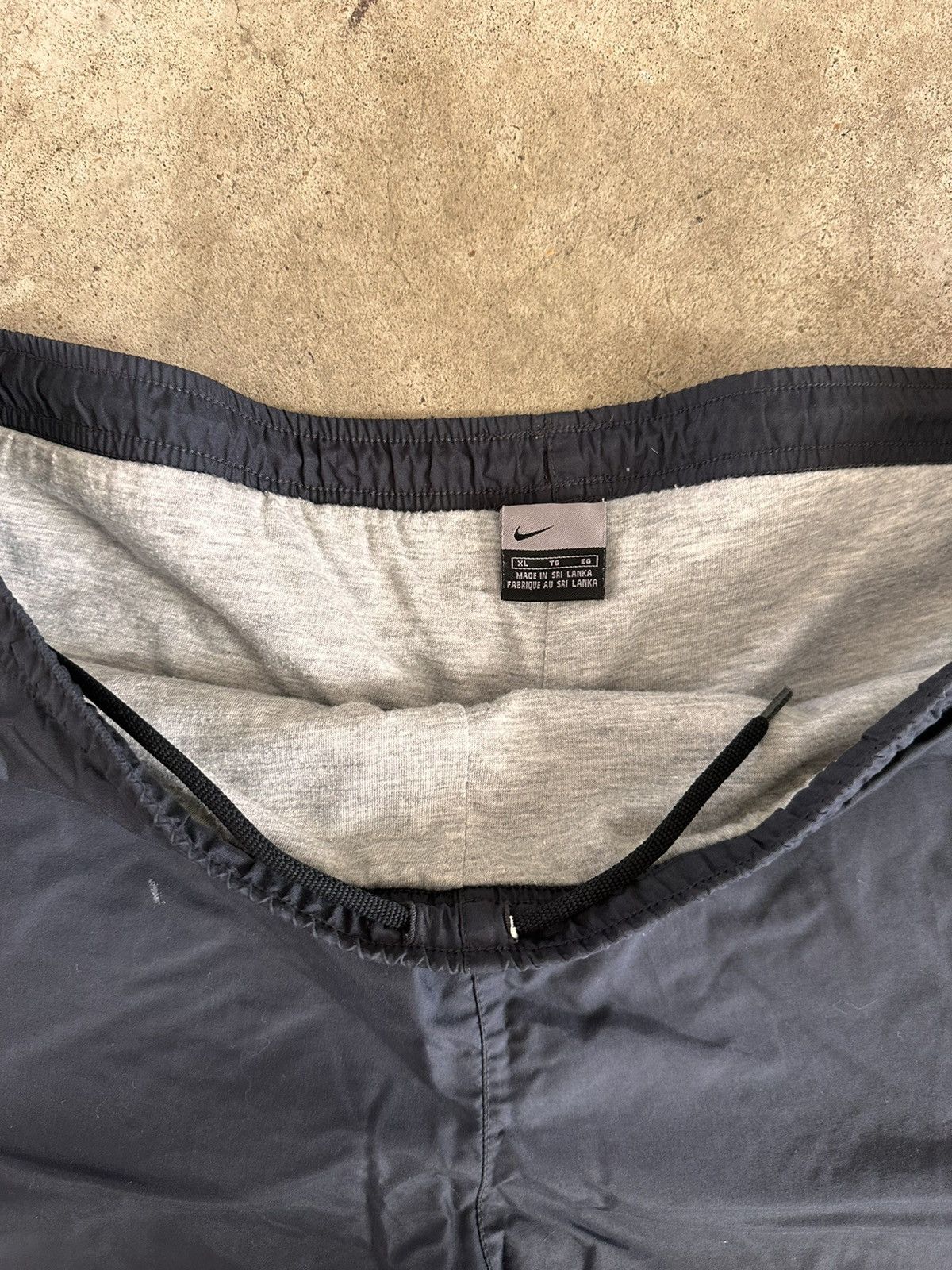 Nike × Vintage Y2K Black Lined Nike Joggers Size US 40 / EU 56 - 2 Thumbnail
