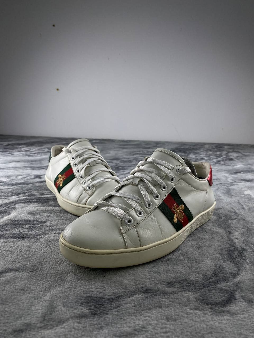 Gucci Gucci Ace Embroidered Bee Low-Top Sneakers Women Size 39 Size US 9 / IT 39 - 1 Thumbnail