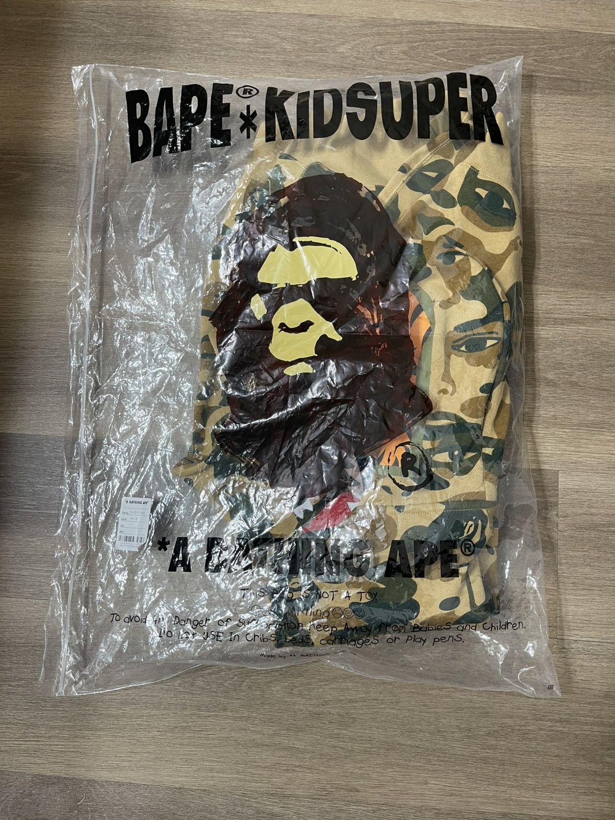 Bape × KidSuper BAPE X KIDSUPER CAMO SHARK FULL ZIP HOODIE [GREEN] Size US L / EU 52-54 / 3 - 7 Thumbnail