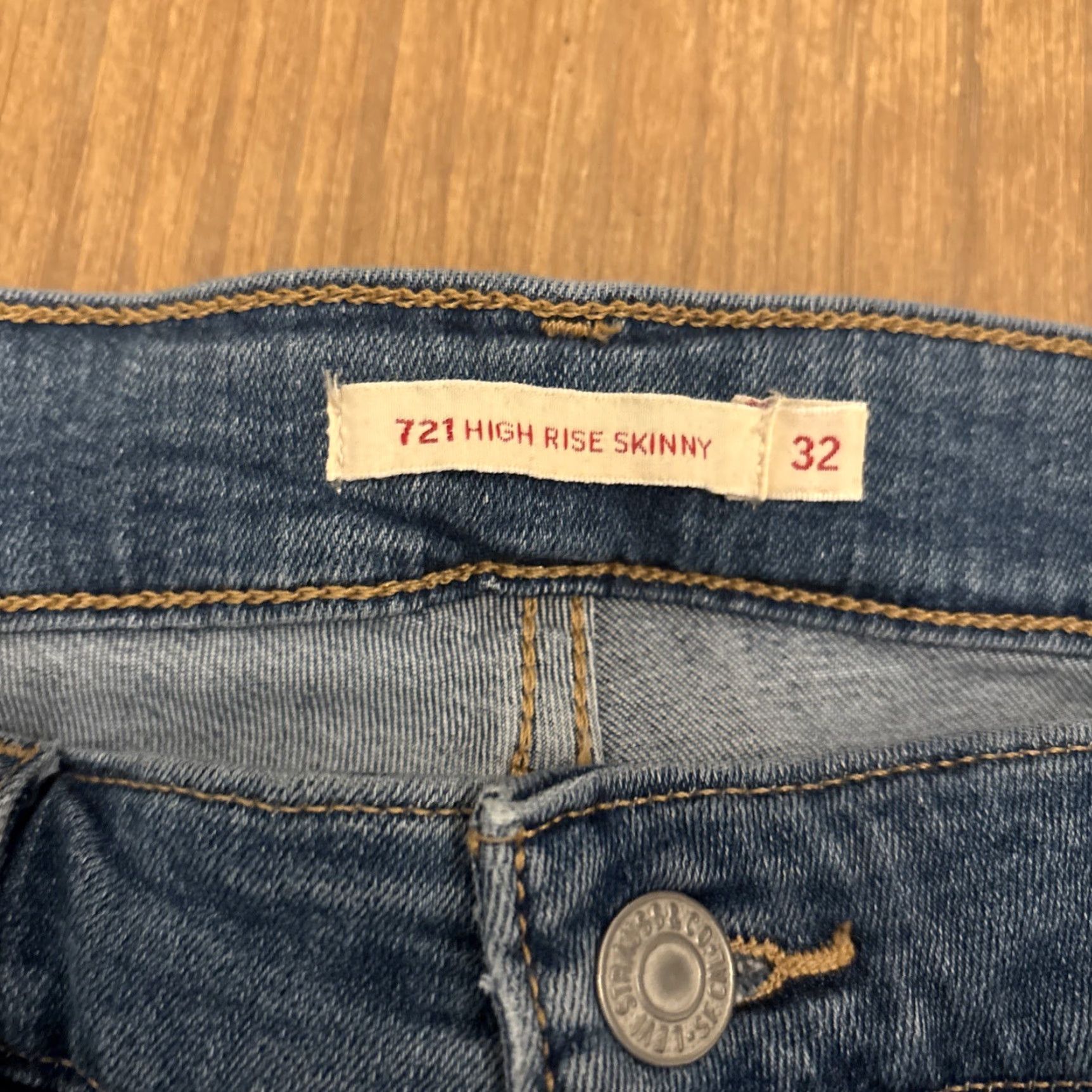 Levi's Levi's 721 High Rise Skinny Jeans Medium Wash Blue Womens Size 32 Big E Size 24" / US 00 / IT 34 - 4 Thumbnail
