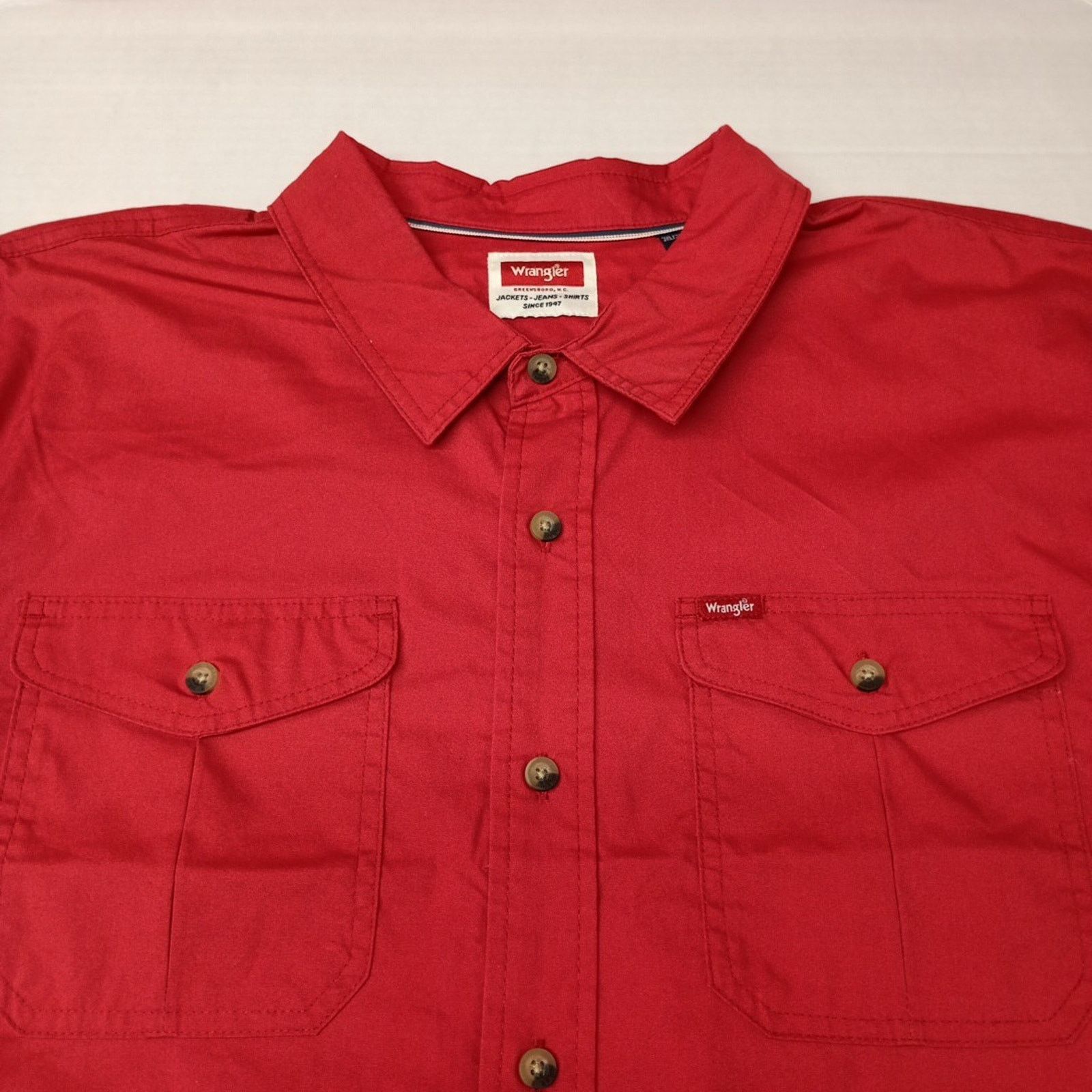 Wrangler Wrangler Mens Relaxed Fit Woven Button Up Shirt Size 3XL Red Size US XXL / EU 58 / 5 - 2 Thumbnail