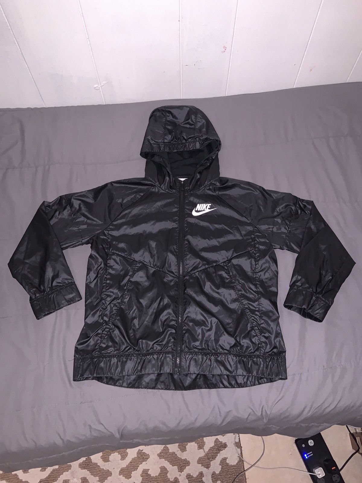 Nike Nike Windbreaker YOUTH LARGE Size US L / EU 52-54 / 3 - 1 Thumbnail