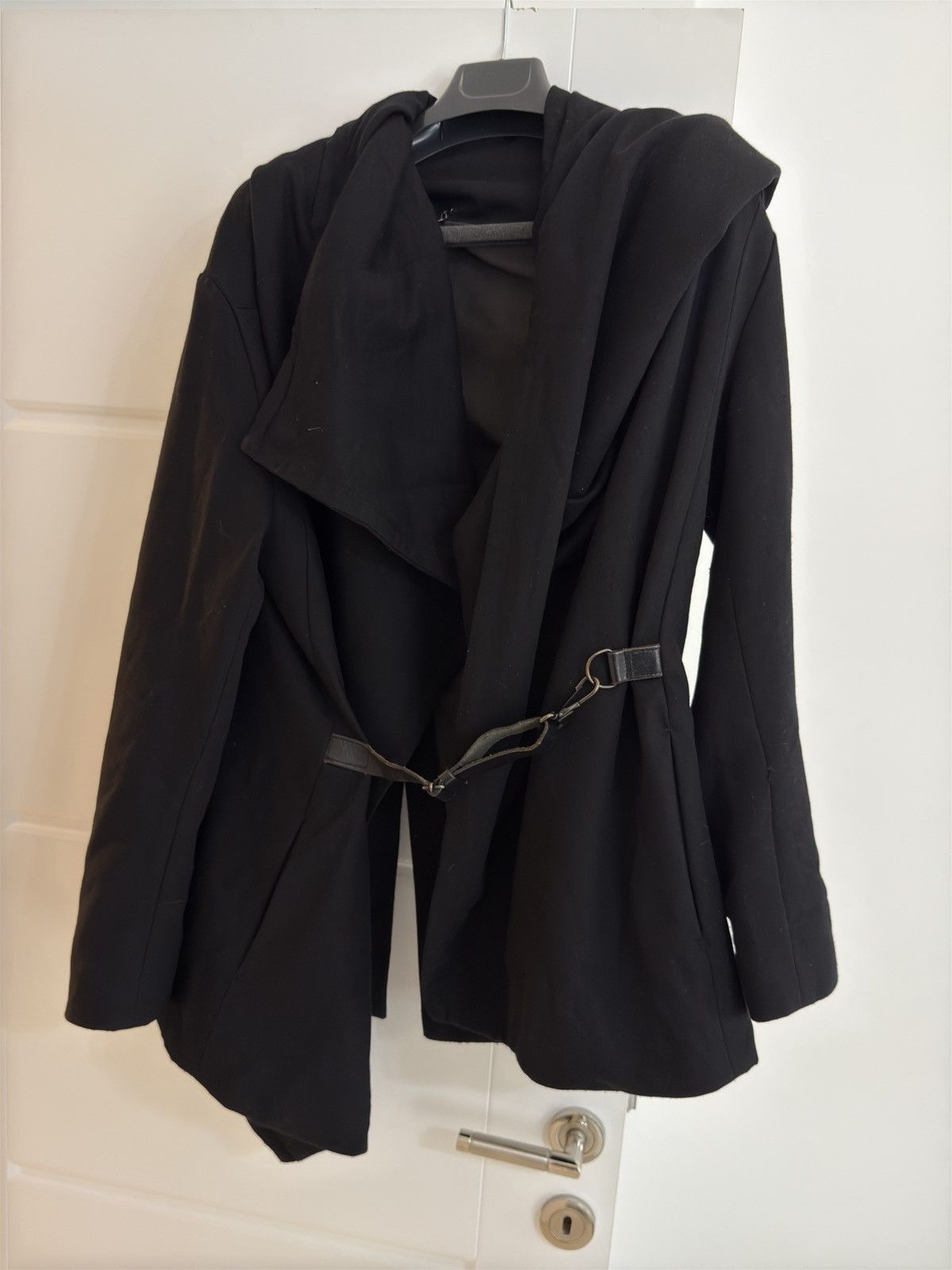 Julius Light coat with leather strap and clasp Size US L / EU 52-54 / 3 - 1 Thumbnail