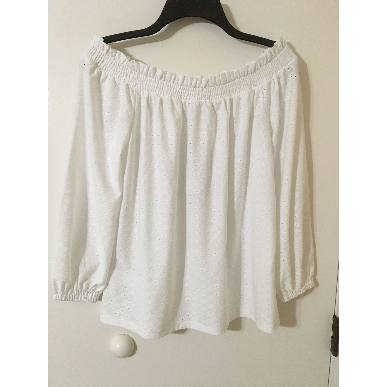 Michael Kors Michael Kors Fashion Basics XS White Gathered Eyelet Top Size XS / US 0-2 / IT 36-38 - 2 Thumbnail