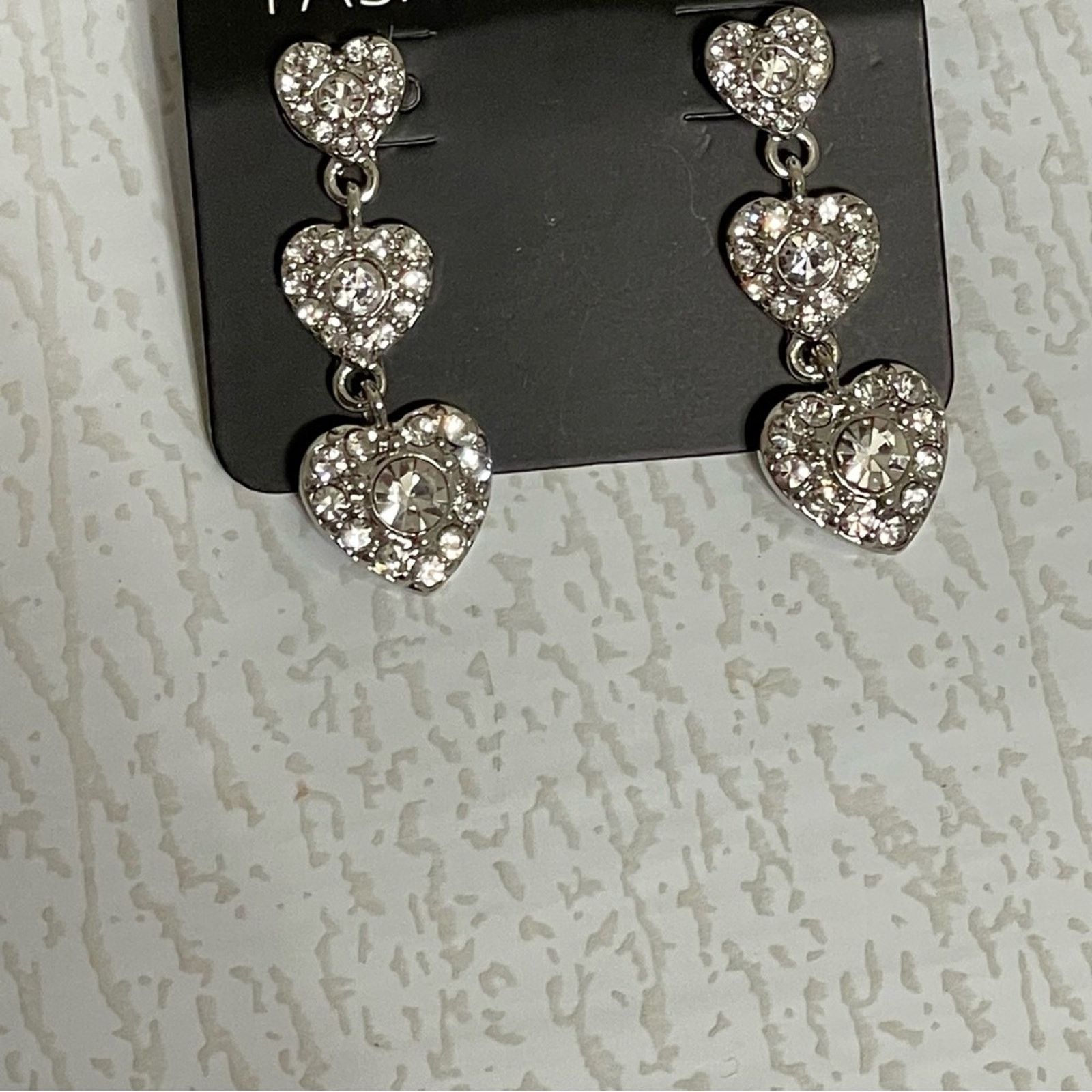 Other FASHION NOVA Lovely Mini Heart Earrings NWT Size ONE SIZE - 3 Thumbnail