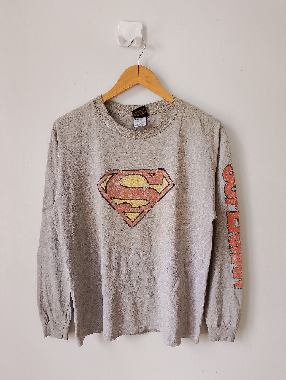 Vintage 2003 SUPERMAN Ripped Shredded Logo Spellout l/s Tee