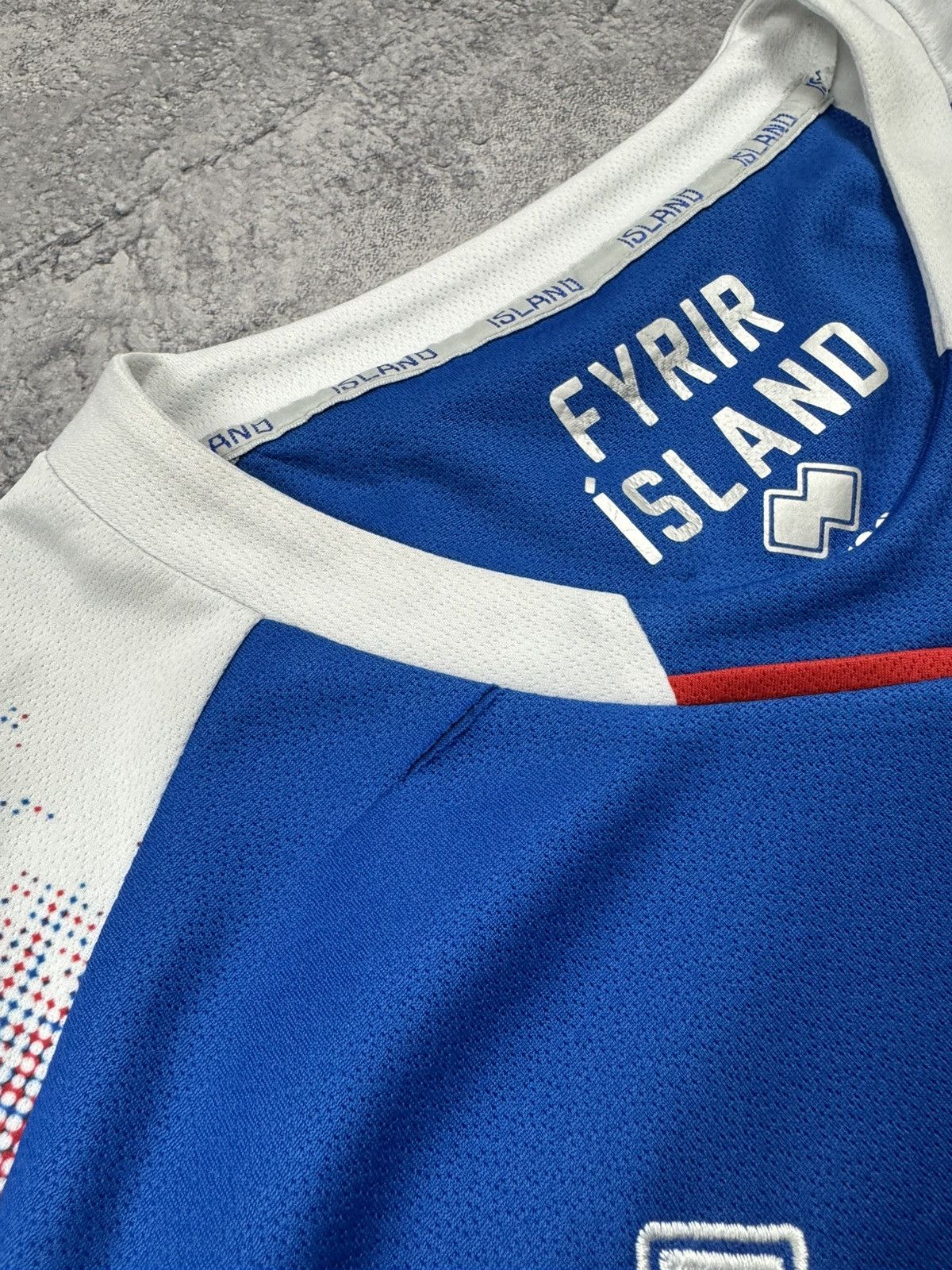 Errea ICELAND TEAM 2018/2019 FOOTBALL JERSEY HOME ERREA ORIGINAL Size US L / EU 52-54 / 3 - 8 Thumbnail