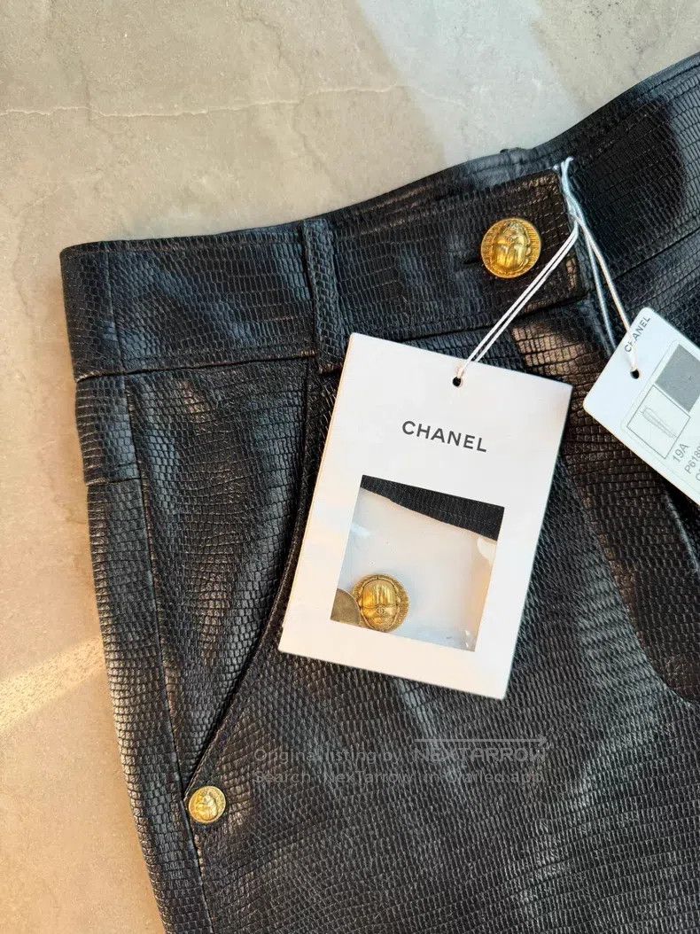 Chanel Chanel Egyptian series beetle deer leather pants Size 24" / US 00 / IT 34 - 2 Thumbnail