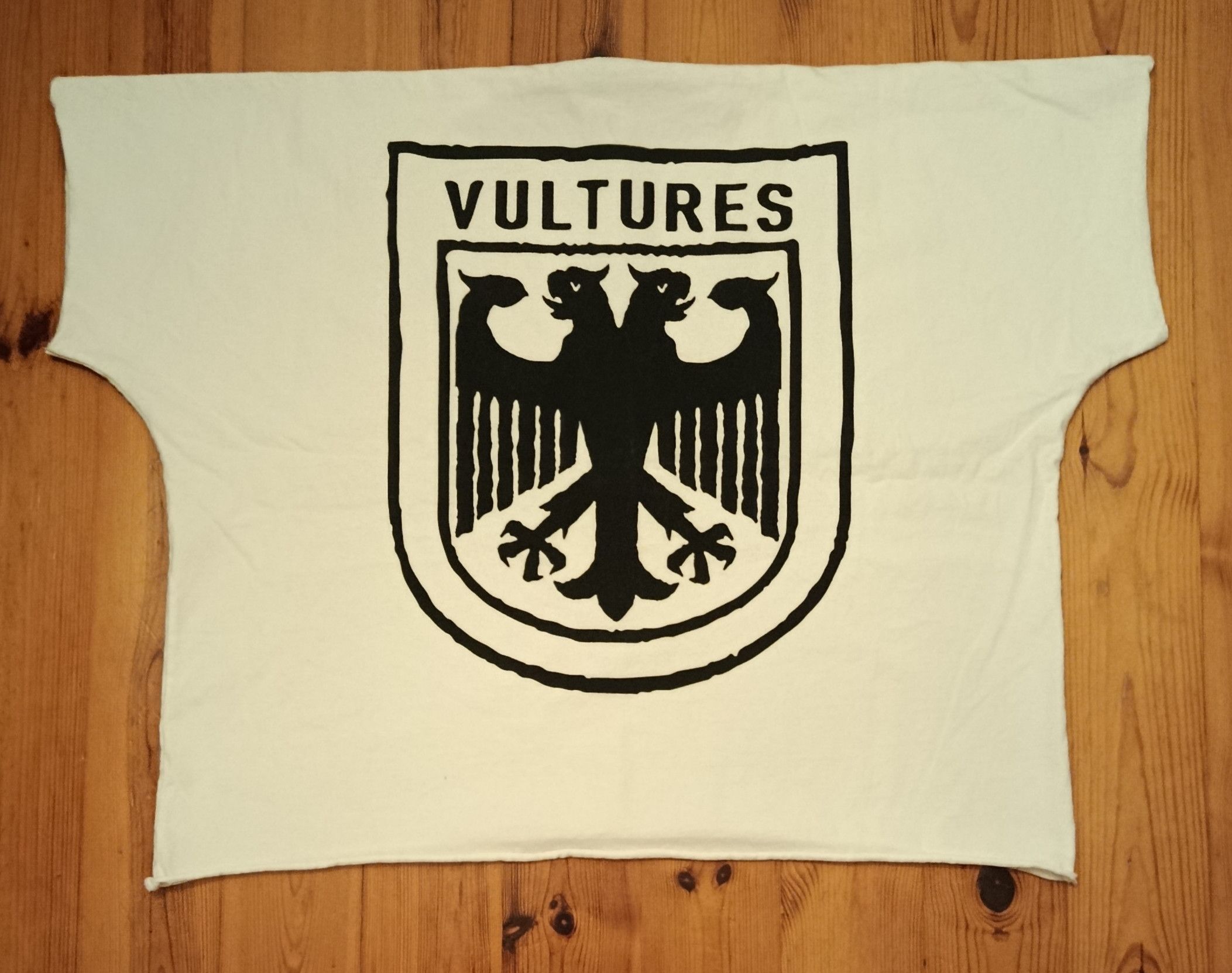 Yeezy Yeezy vultures shirt size 2 Size US M / EU 48-50 / 2 - 1 Thumbnail
